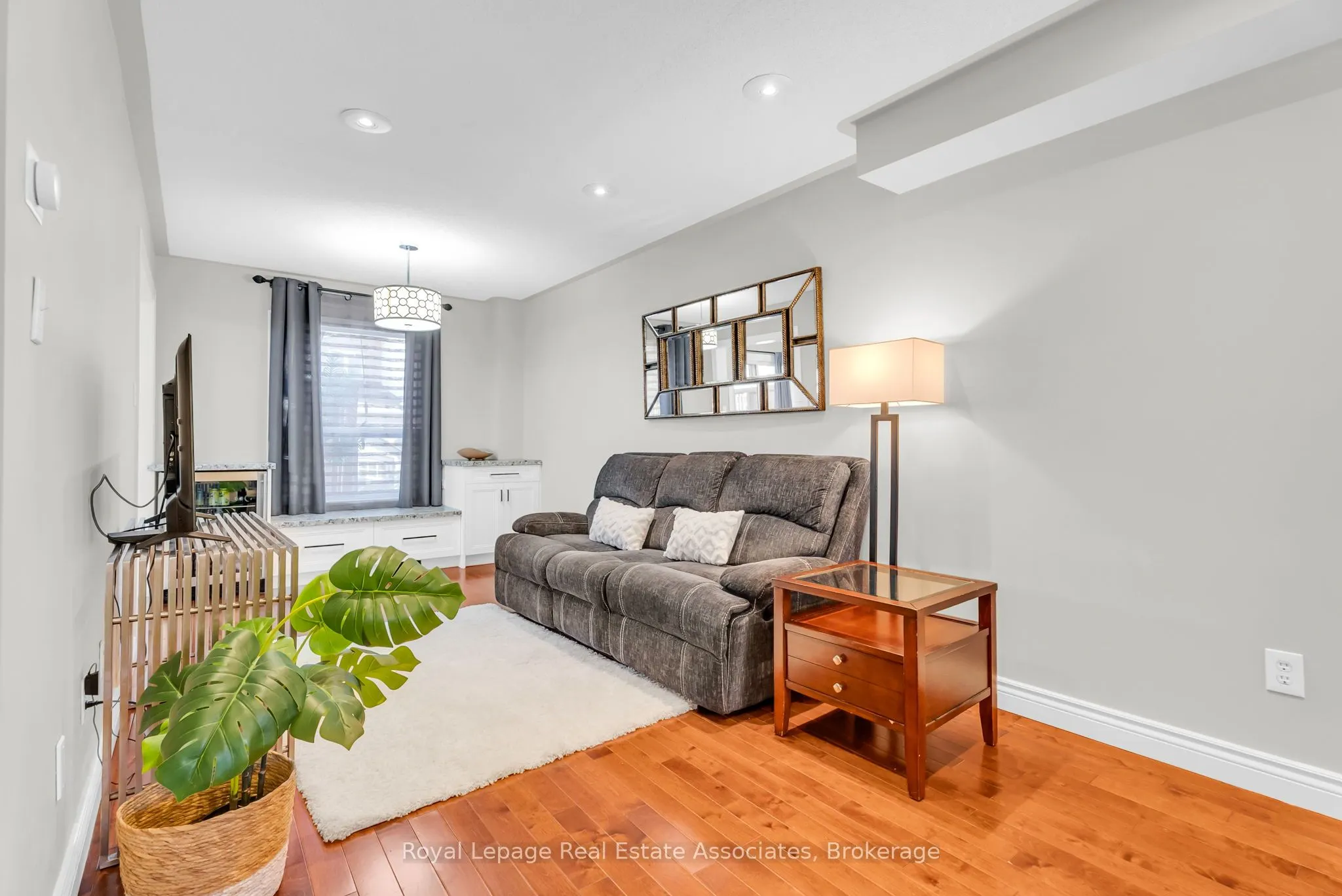 548 Leatherleaf Drive