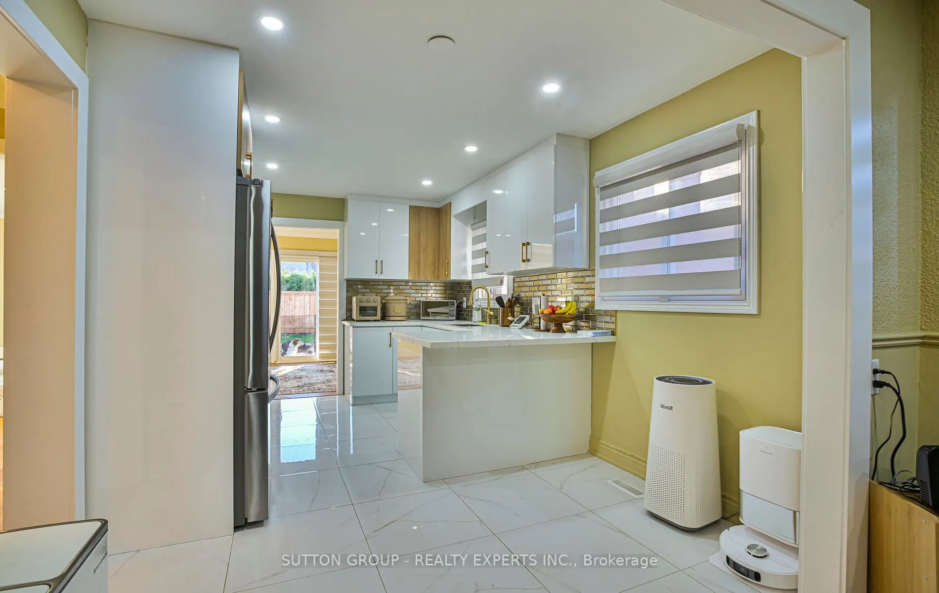 4322 Shelby Crescent