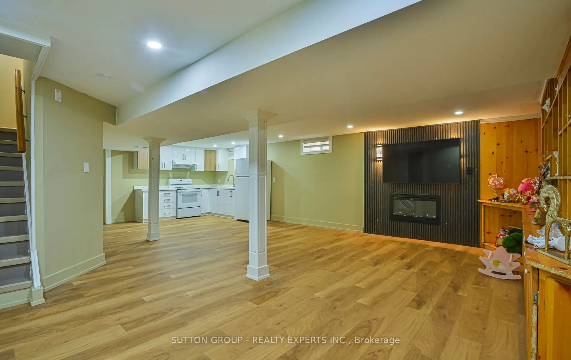 4322 Shelby Crescent