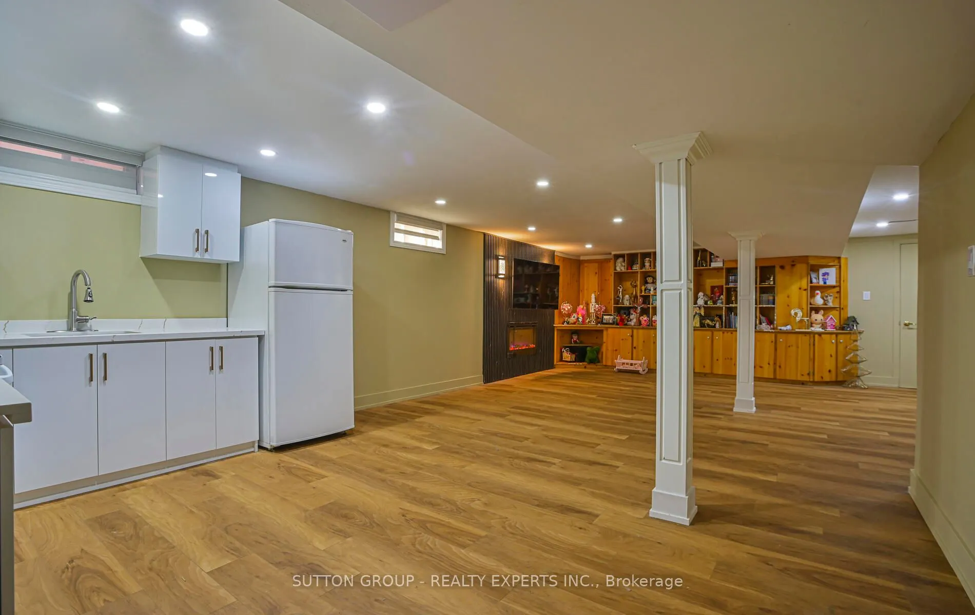 4322 Shelby Crescent