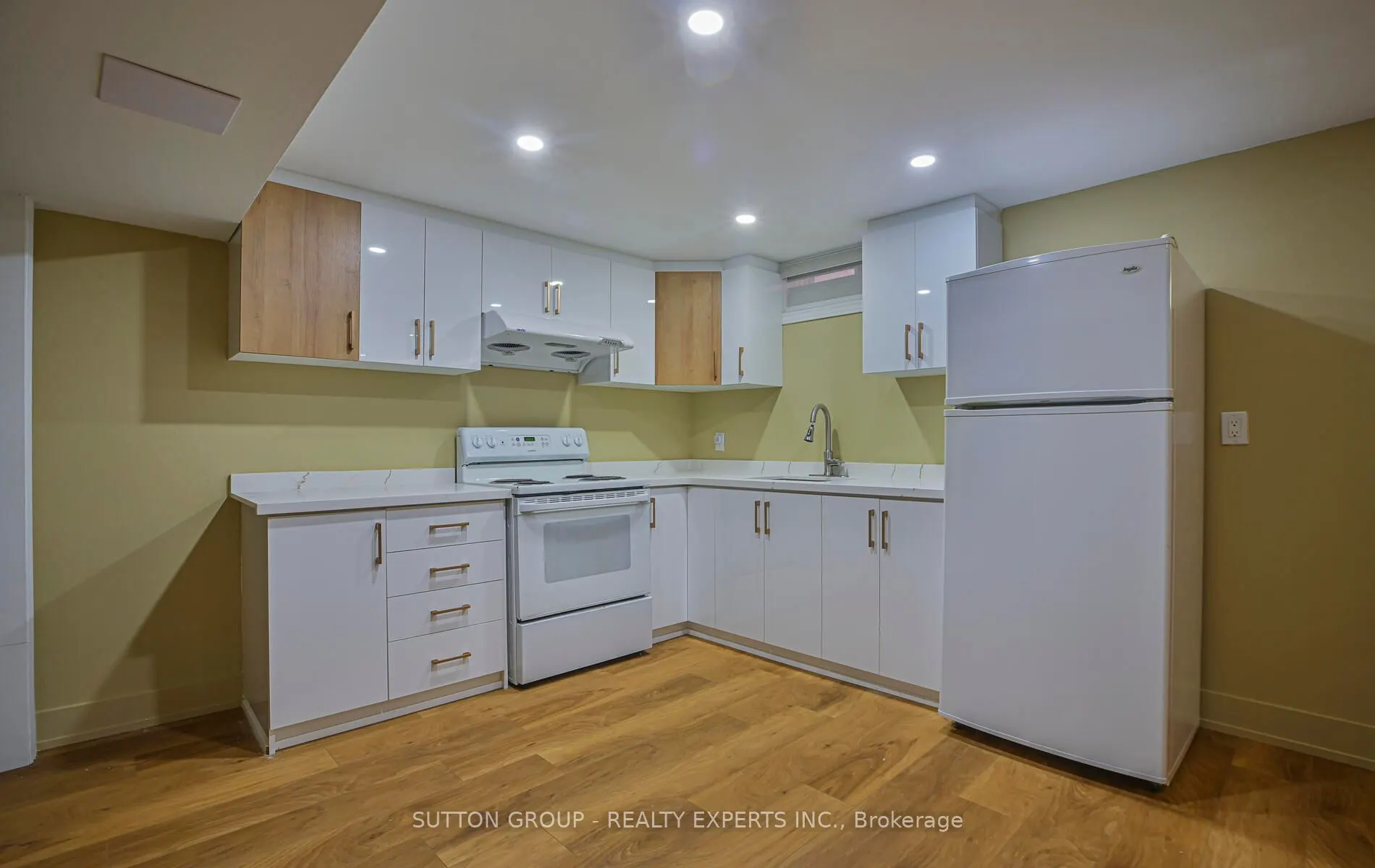 4322 Shelby Crescent