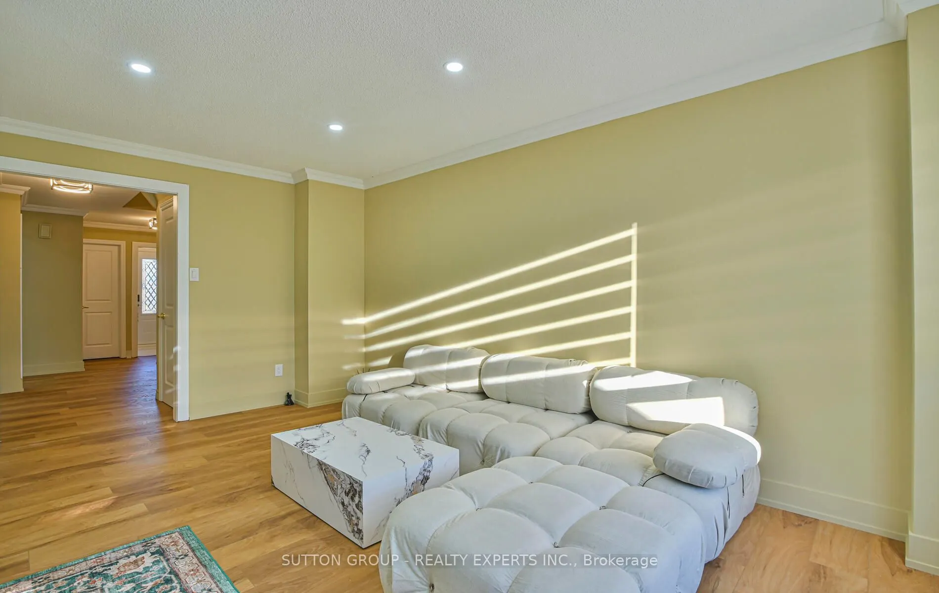 4322 Shelby Crescent