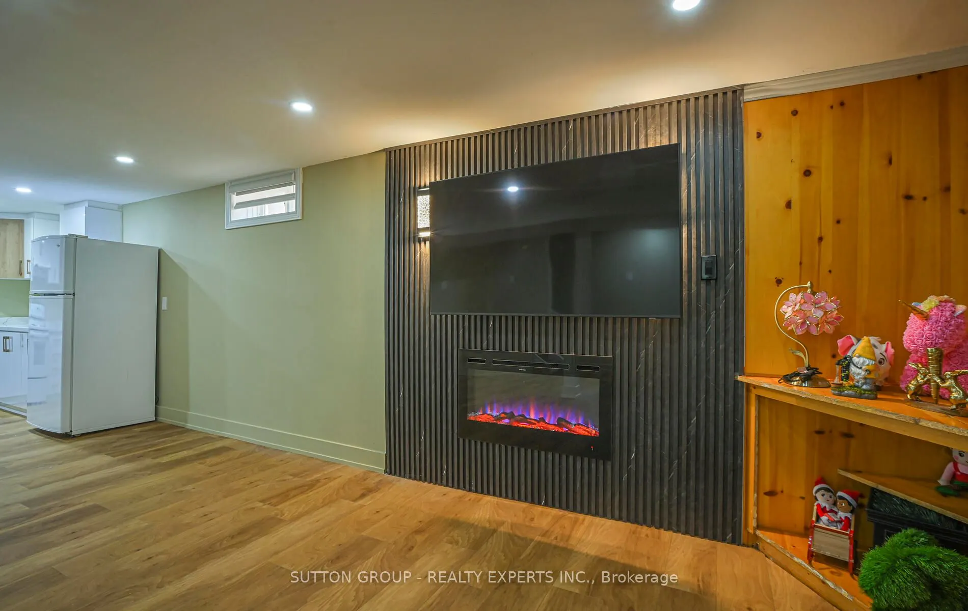 4322 Shelby Crescent