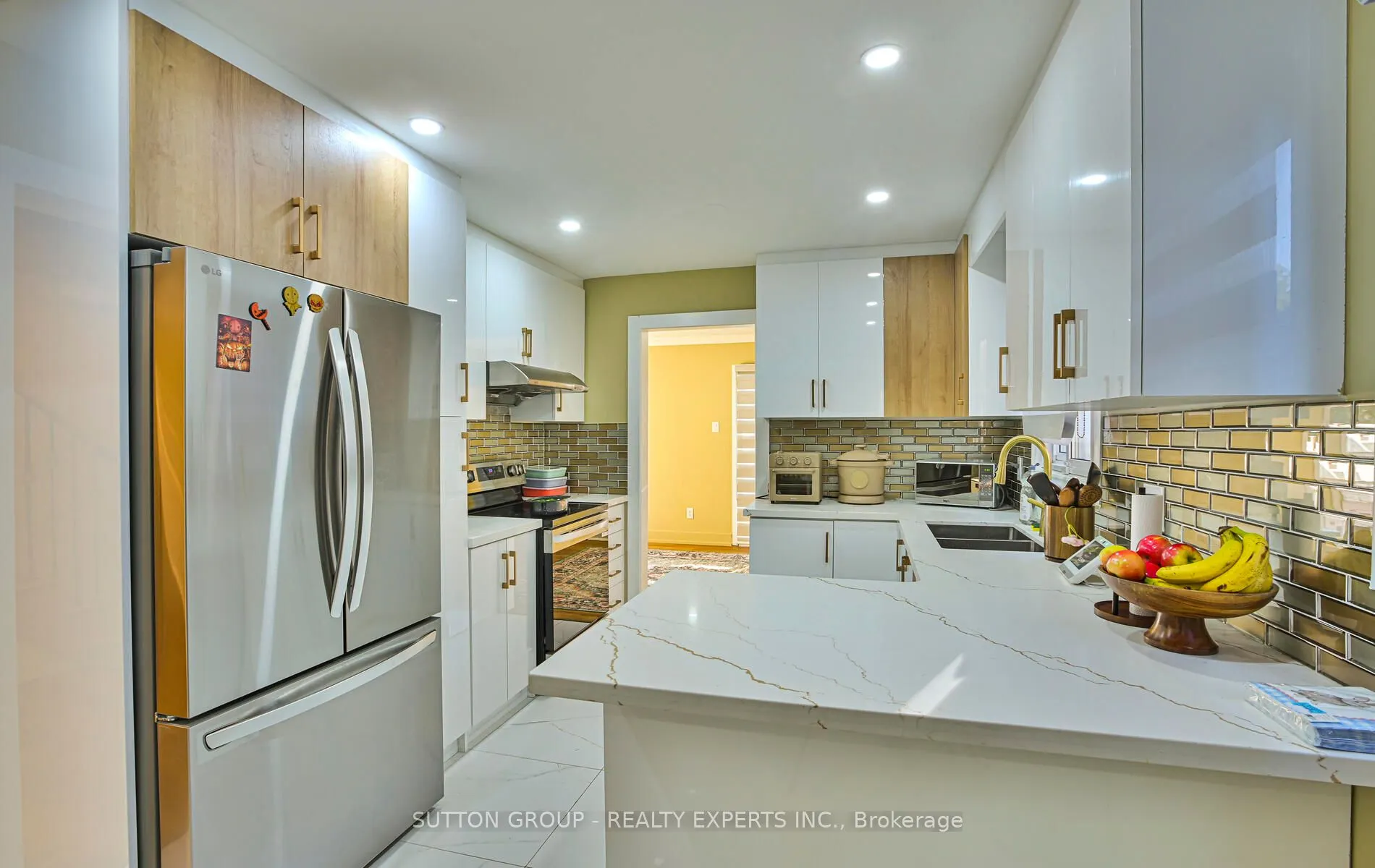 4322 Shelby Crescent