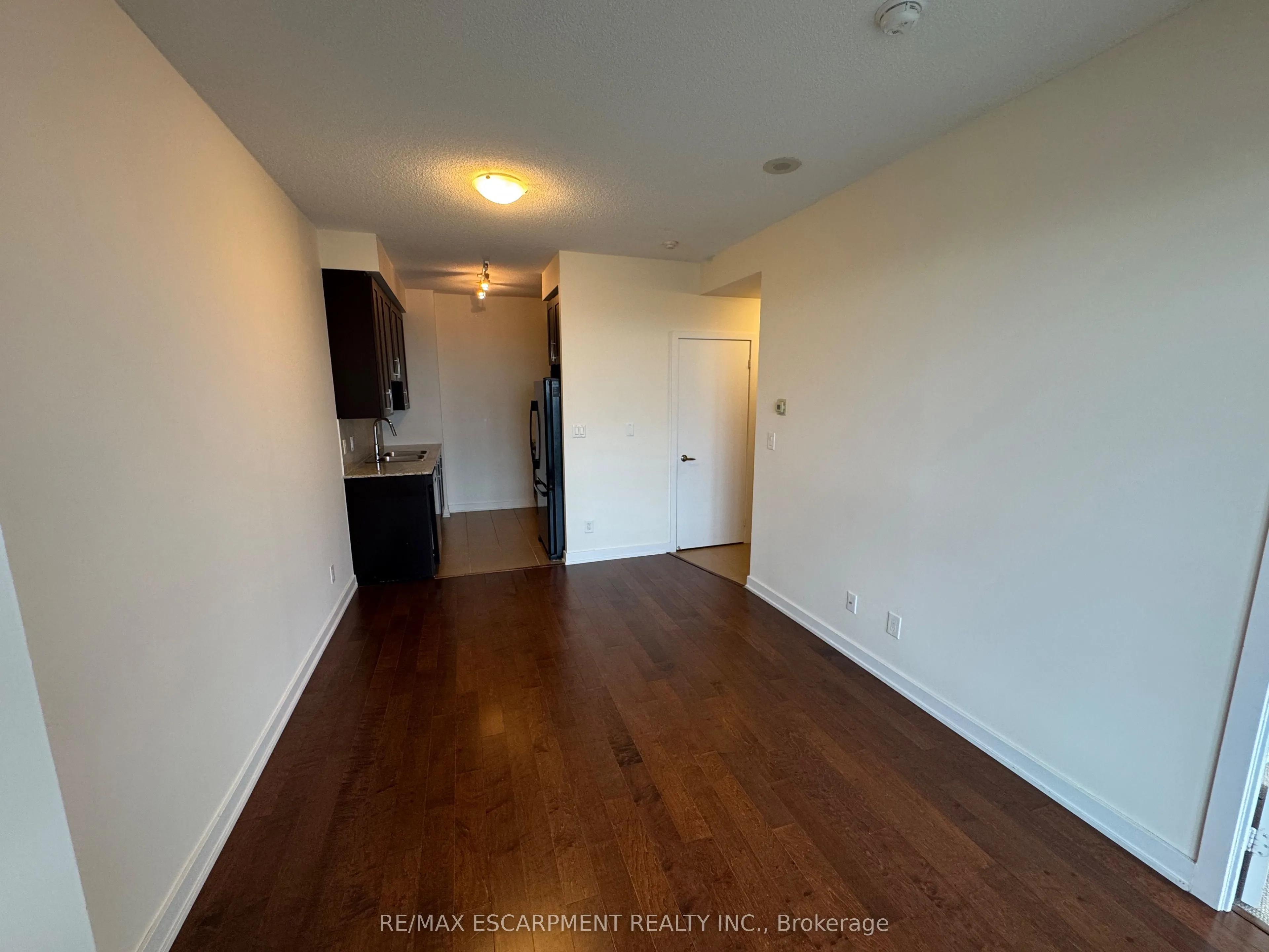 4070 Confederation Parkway