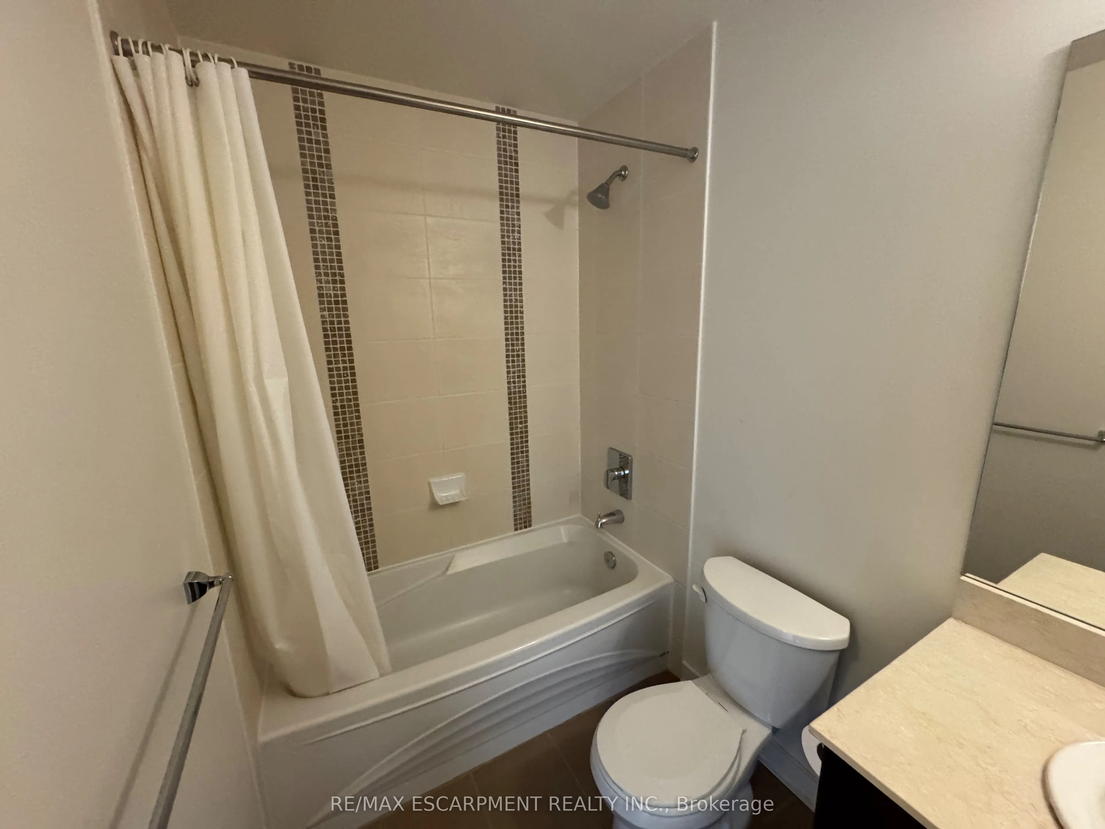 4070 Confederation Parkway
