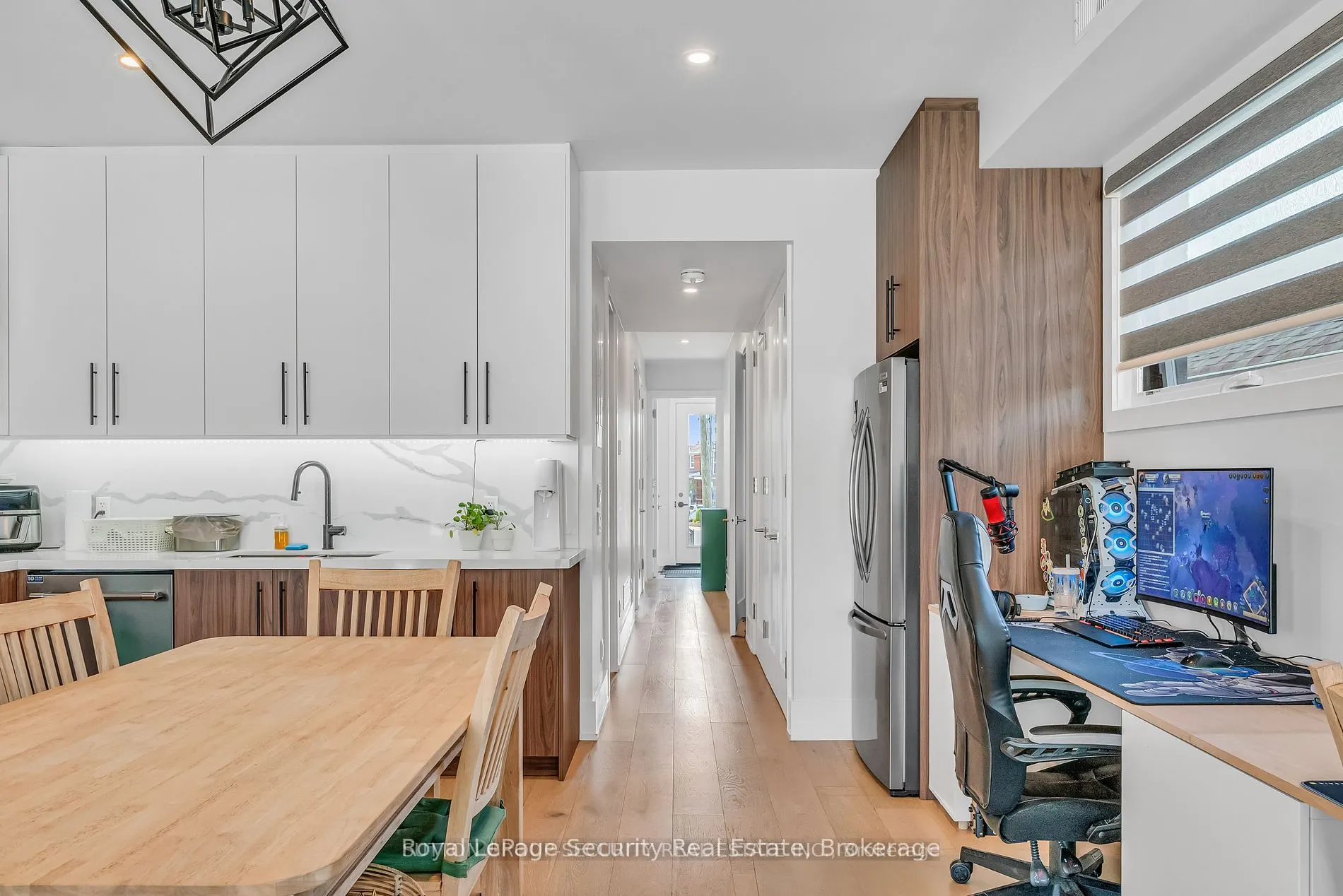 411 Blackthorn Avenue, #Main Floor