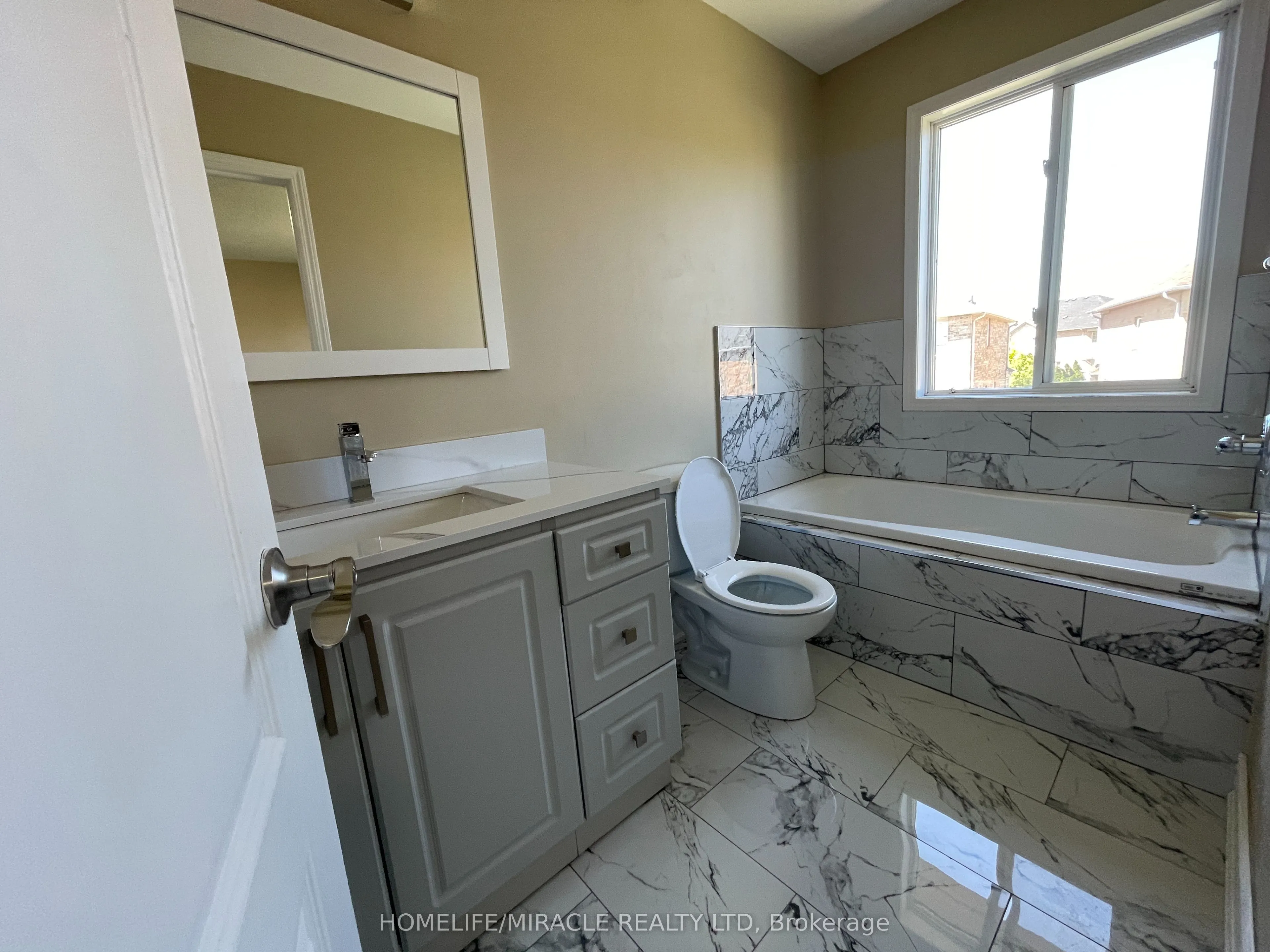 34 Brunswick Street, #Upper