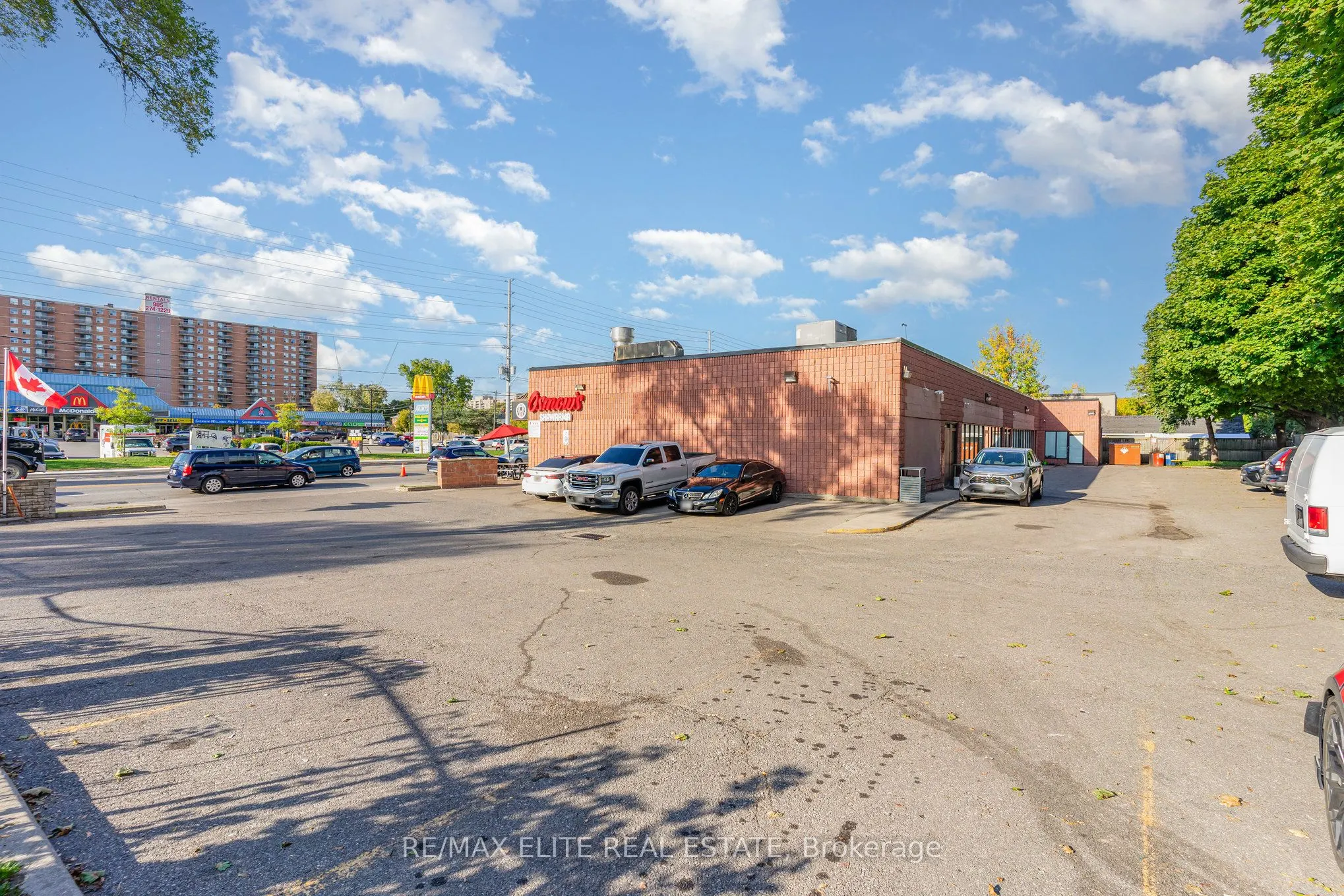 600 Lakeshore Road E