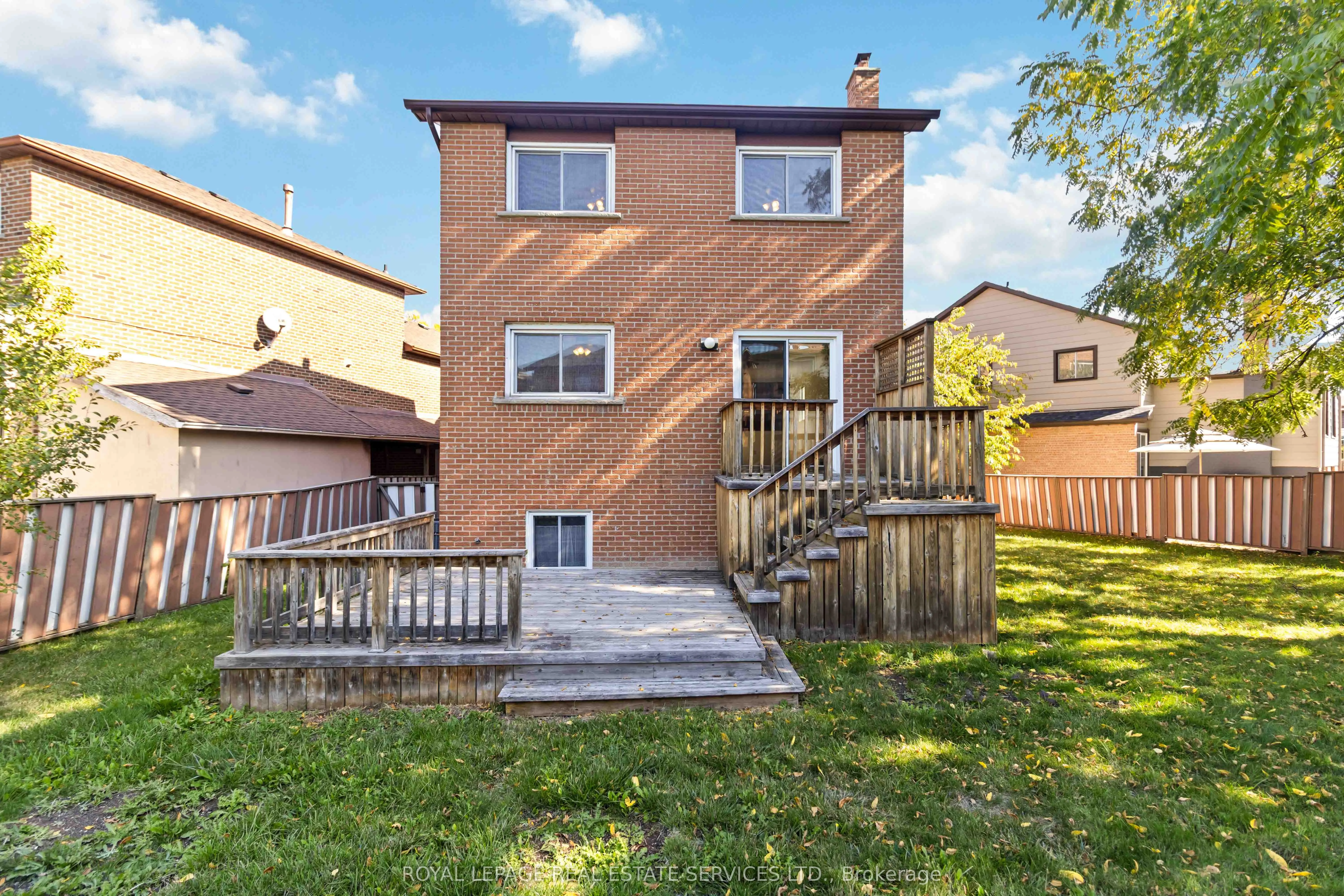 907 Thistle Down Circle