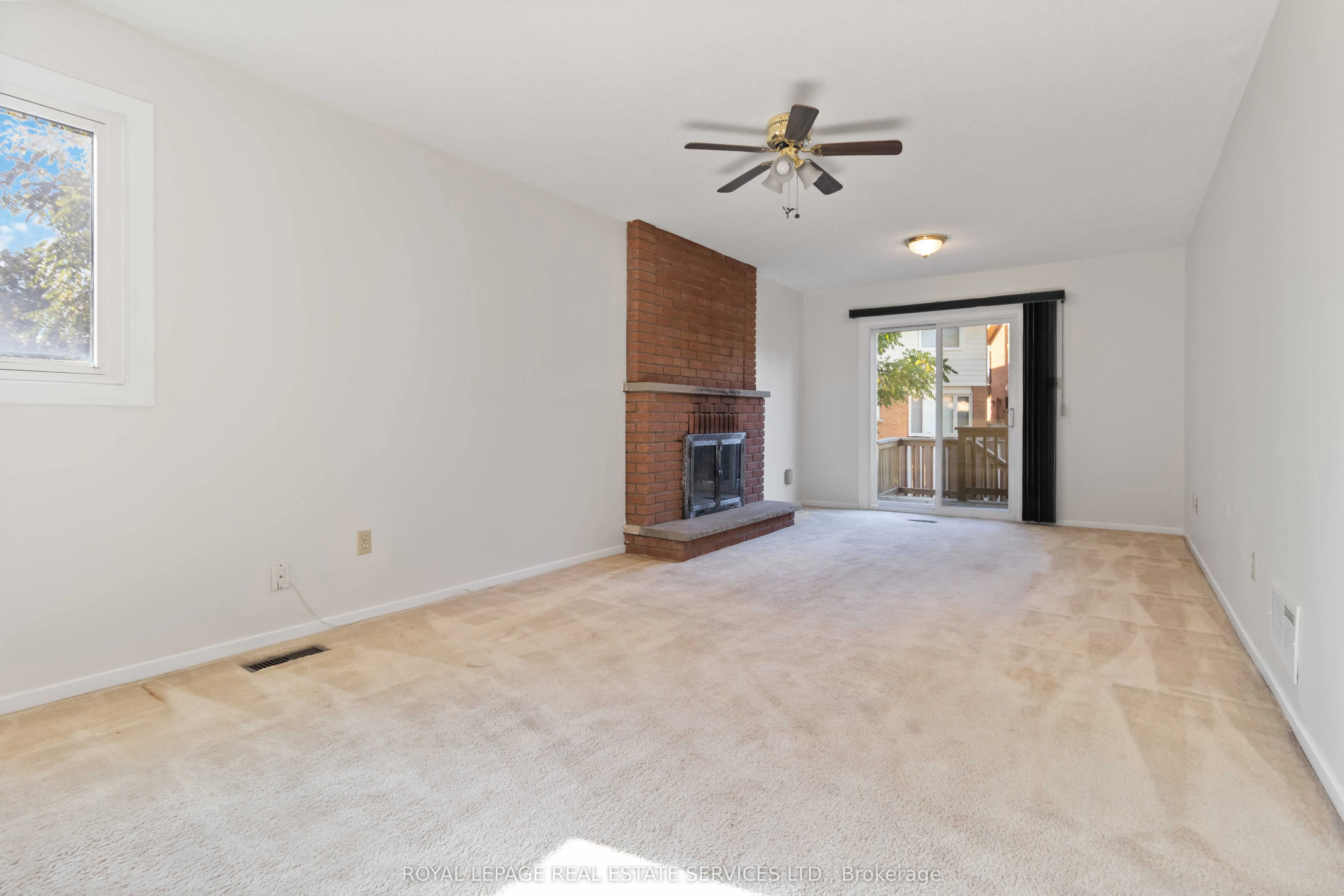 907 Thistle Down Circle
