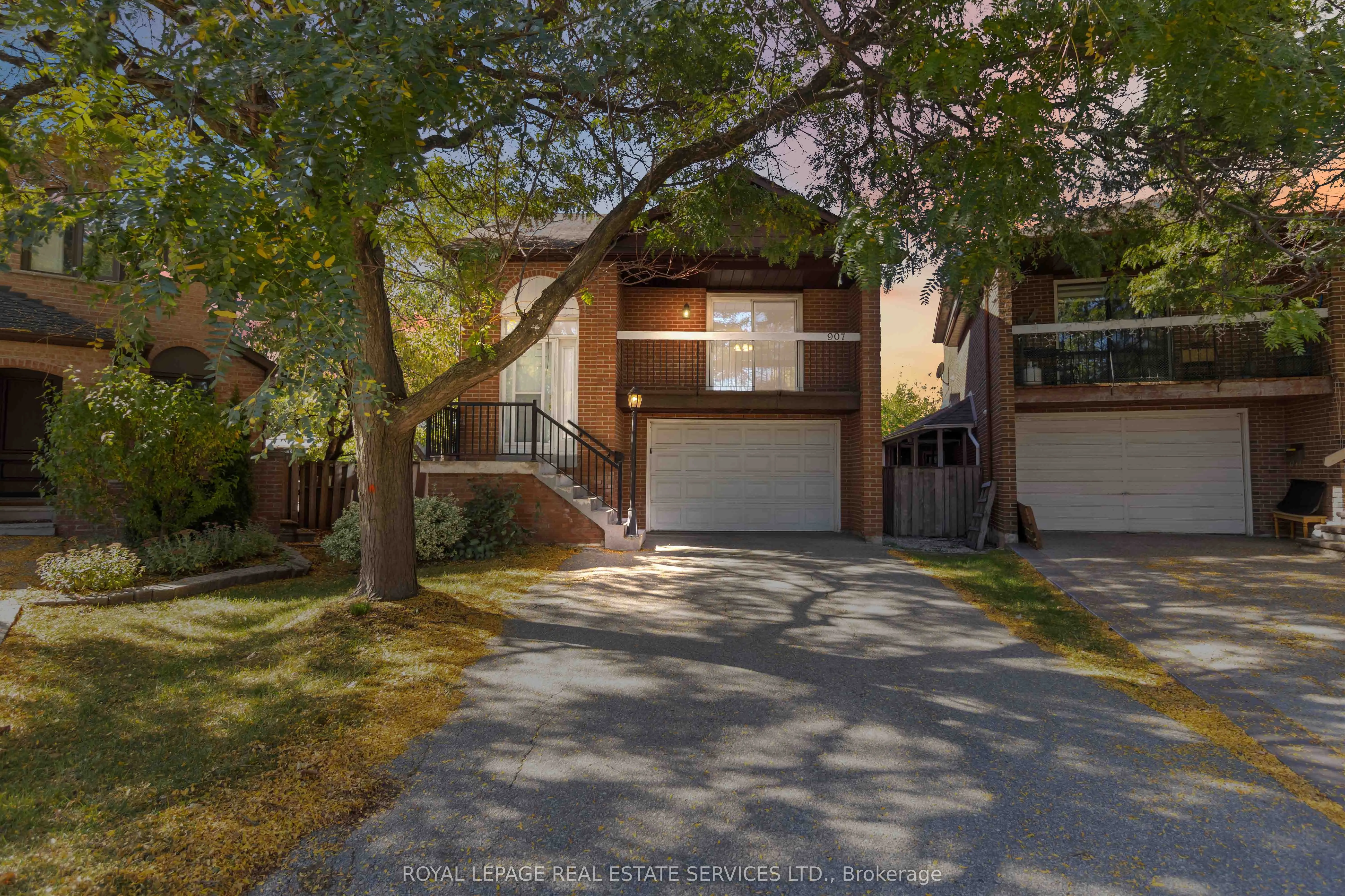 907 Thistle Down Circle