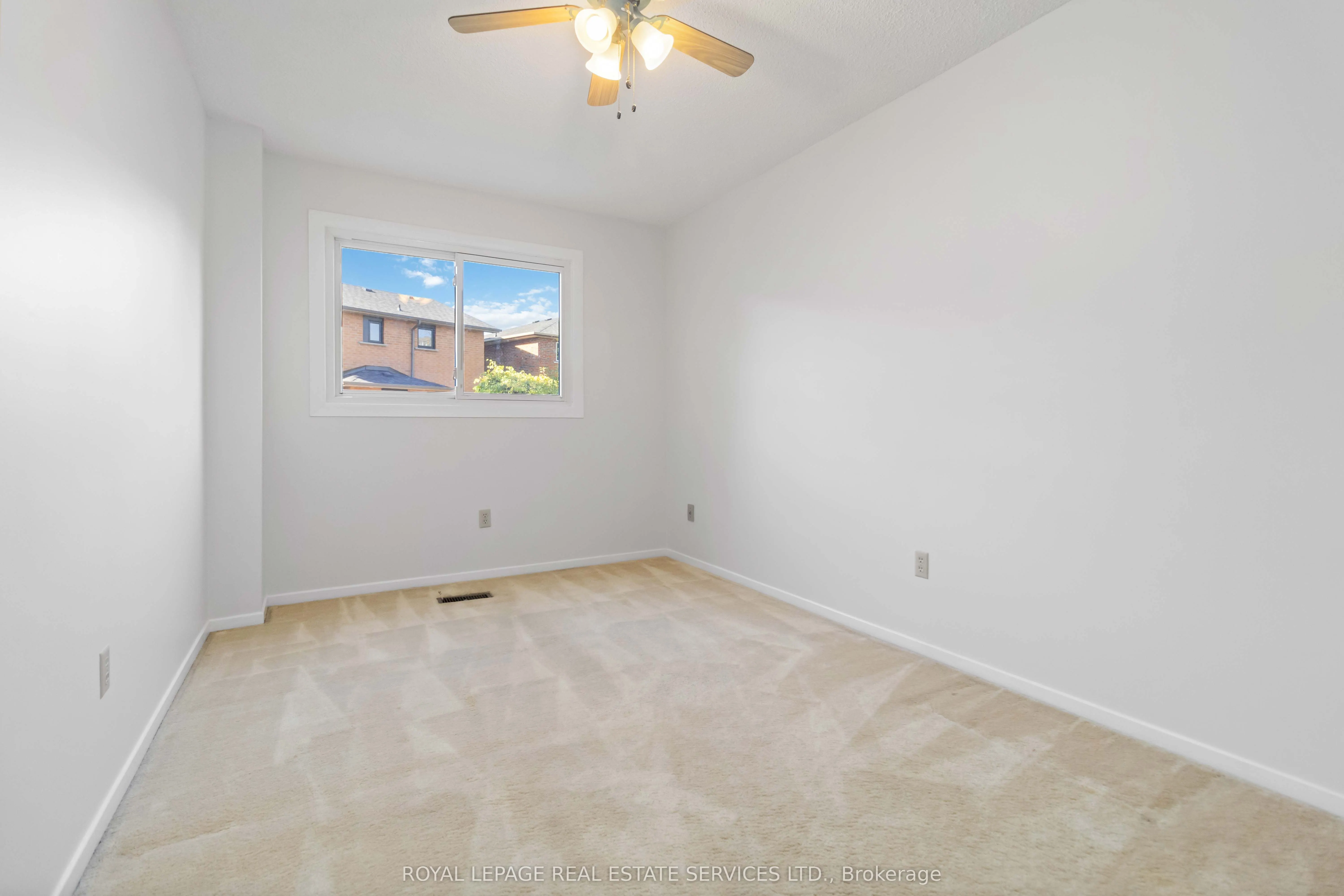 907 Thistle Down Circle