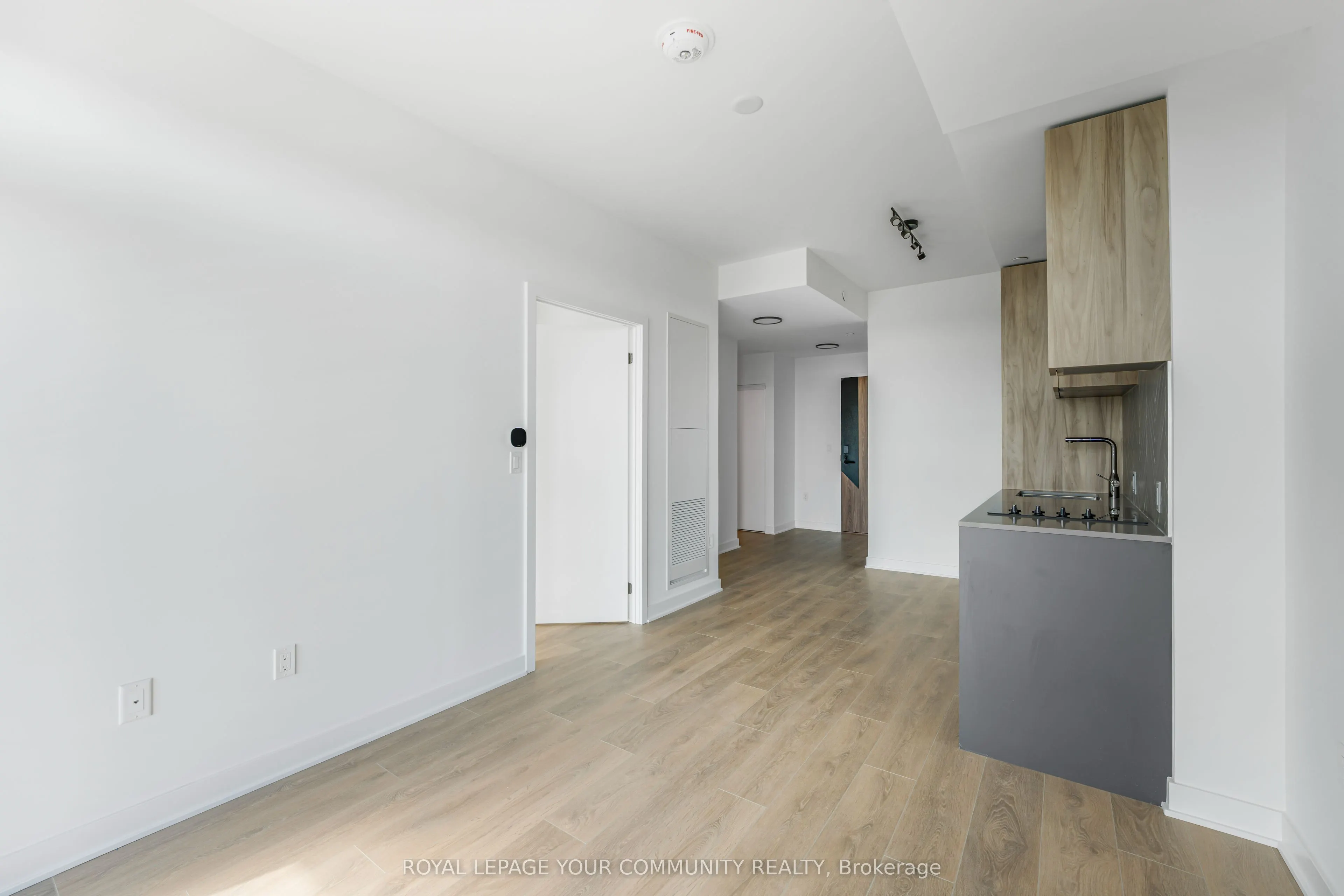 1037 The Queensway, #308