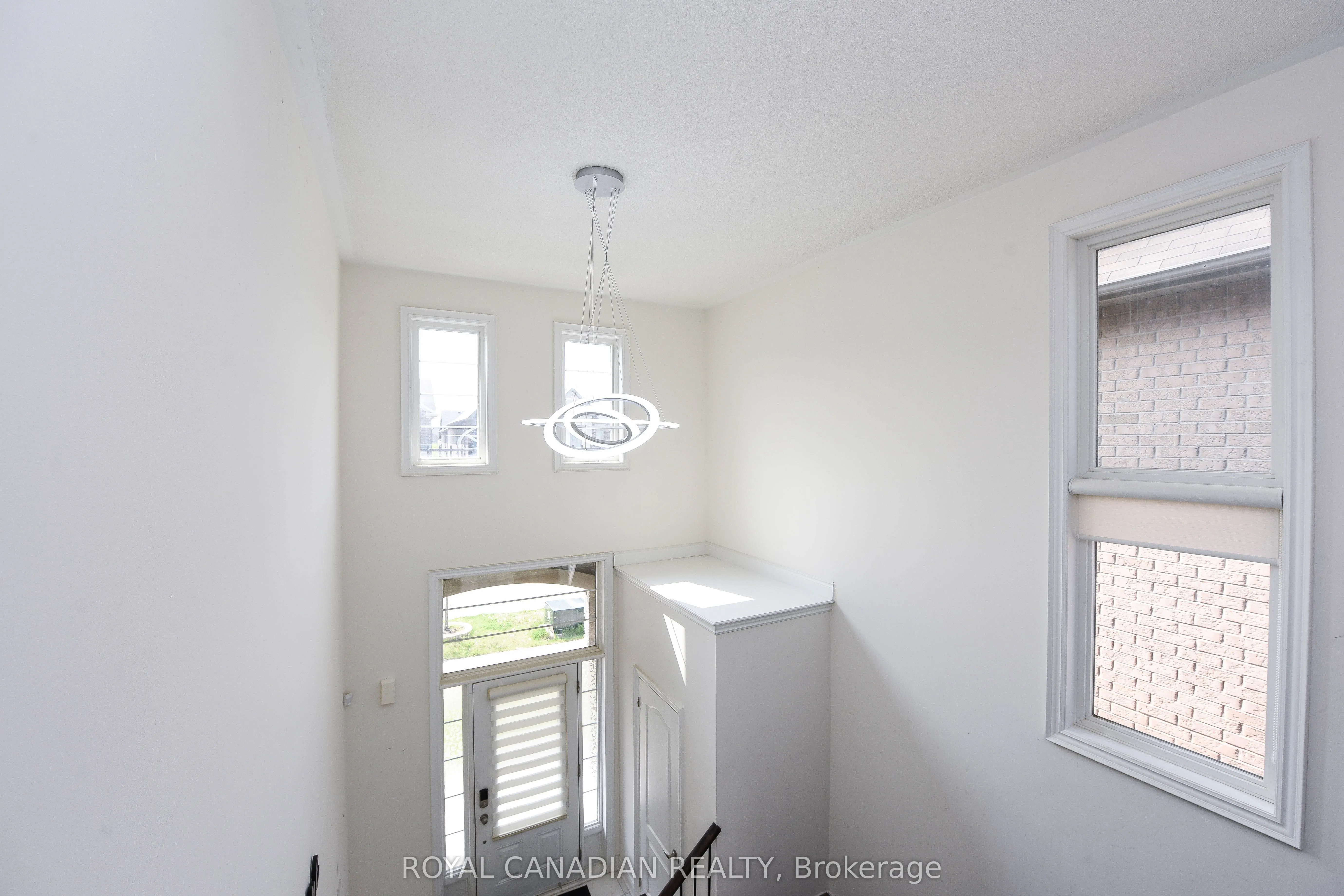8 Prairie Creek Crescent, #Upper