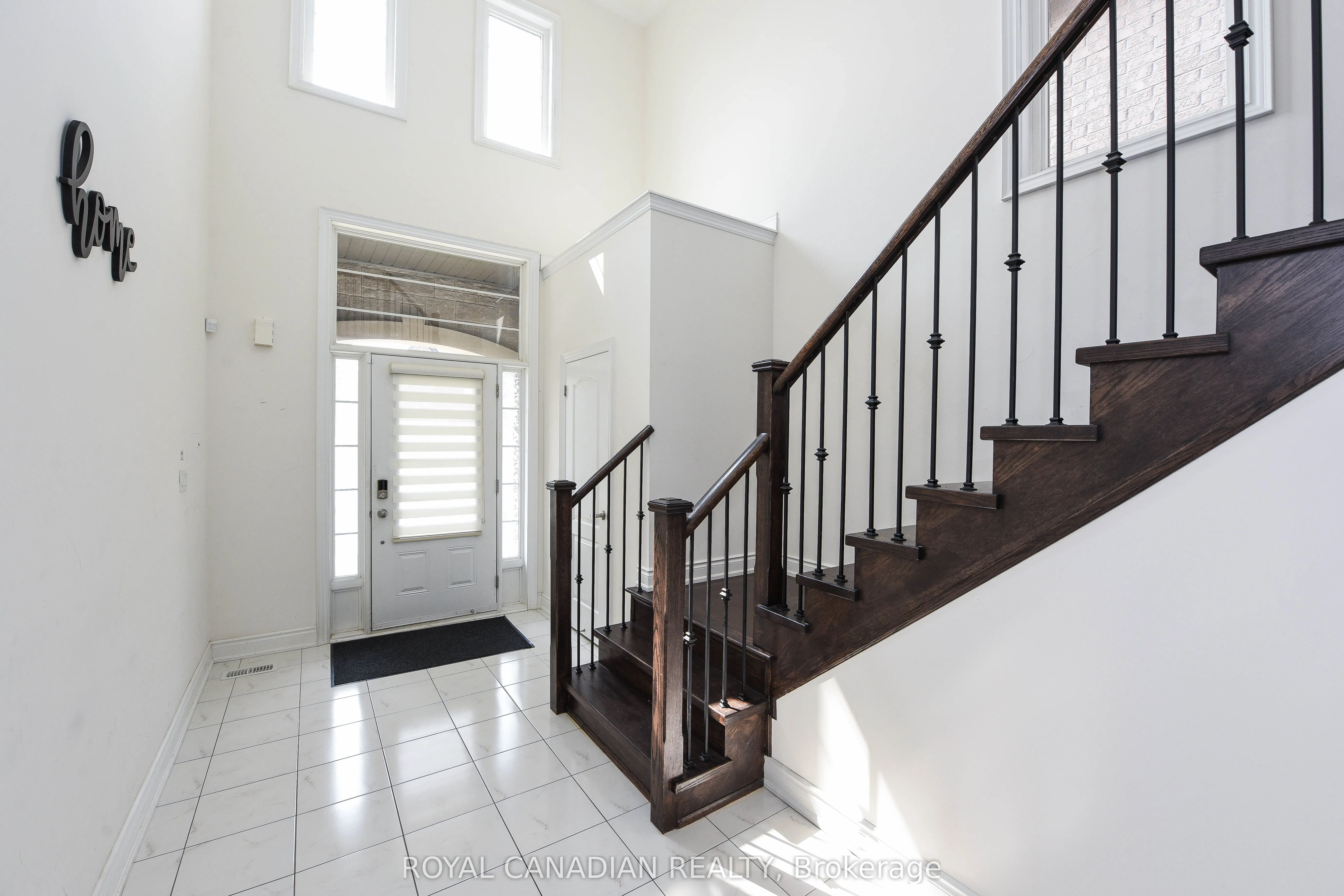 8 Prairie Creek Crescent, #Upper