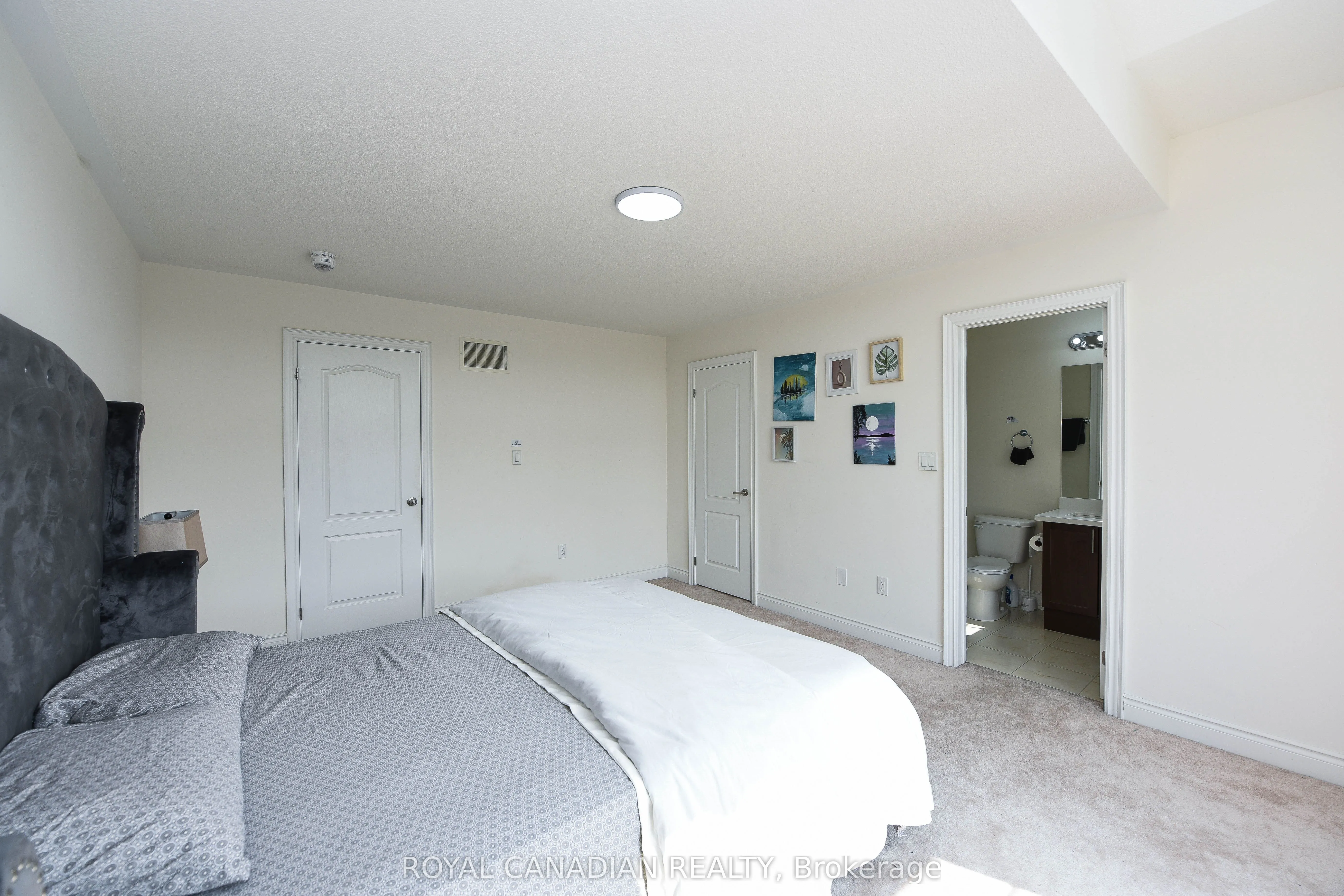 8 Prairie Creek Crescent, #Upper