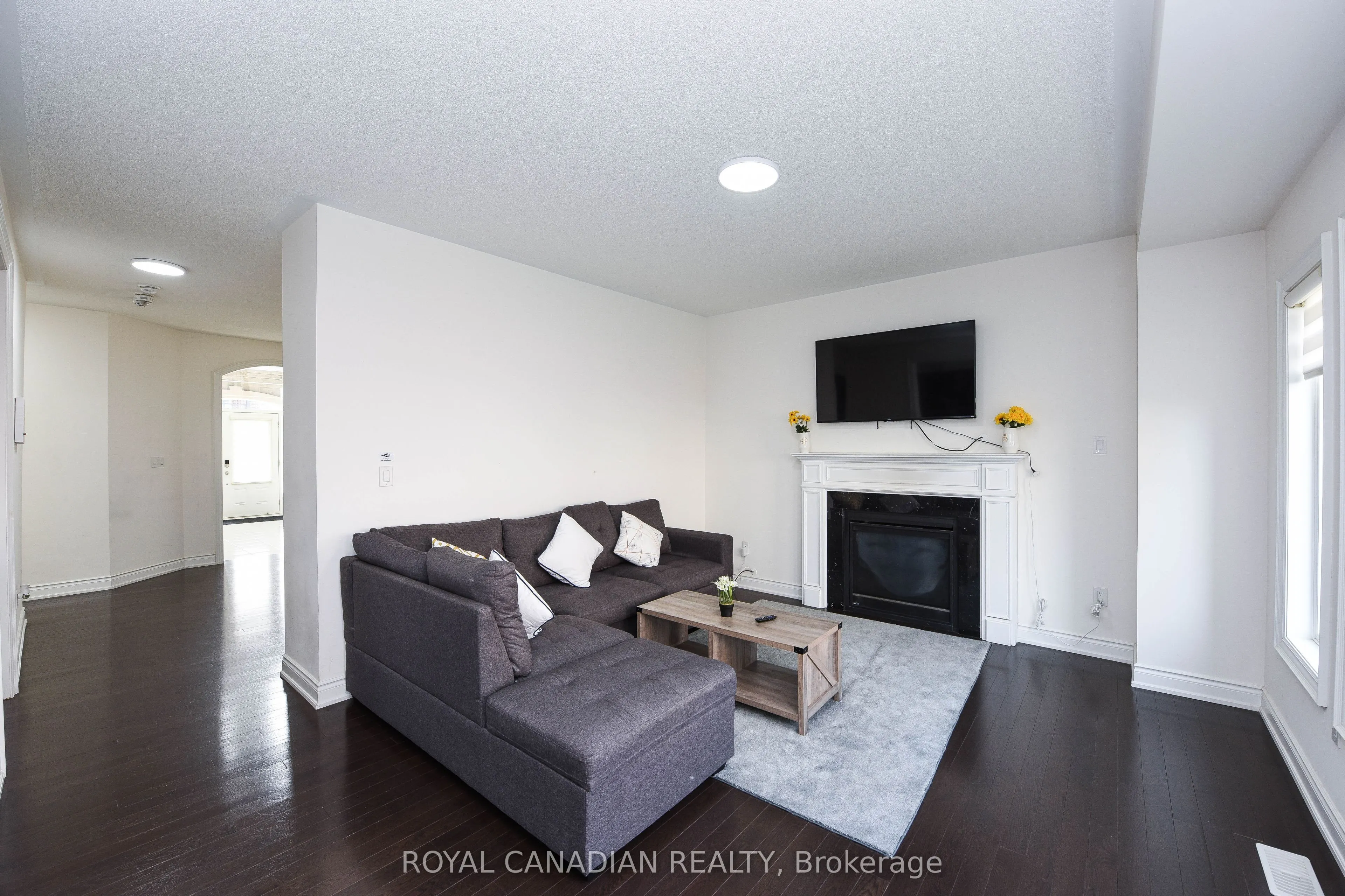 8 Prairie Creek Crescent, #Upper
