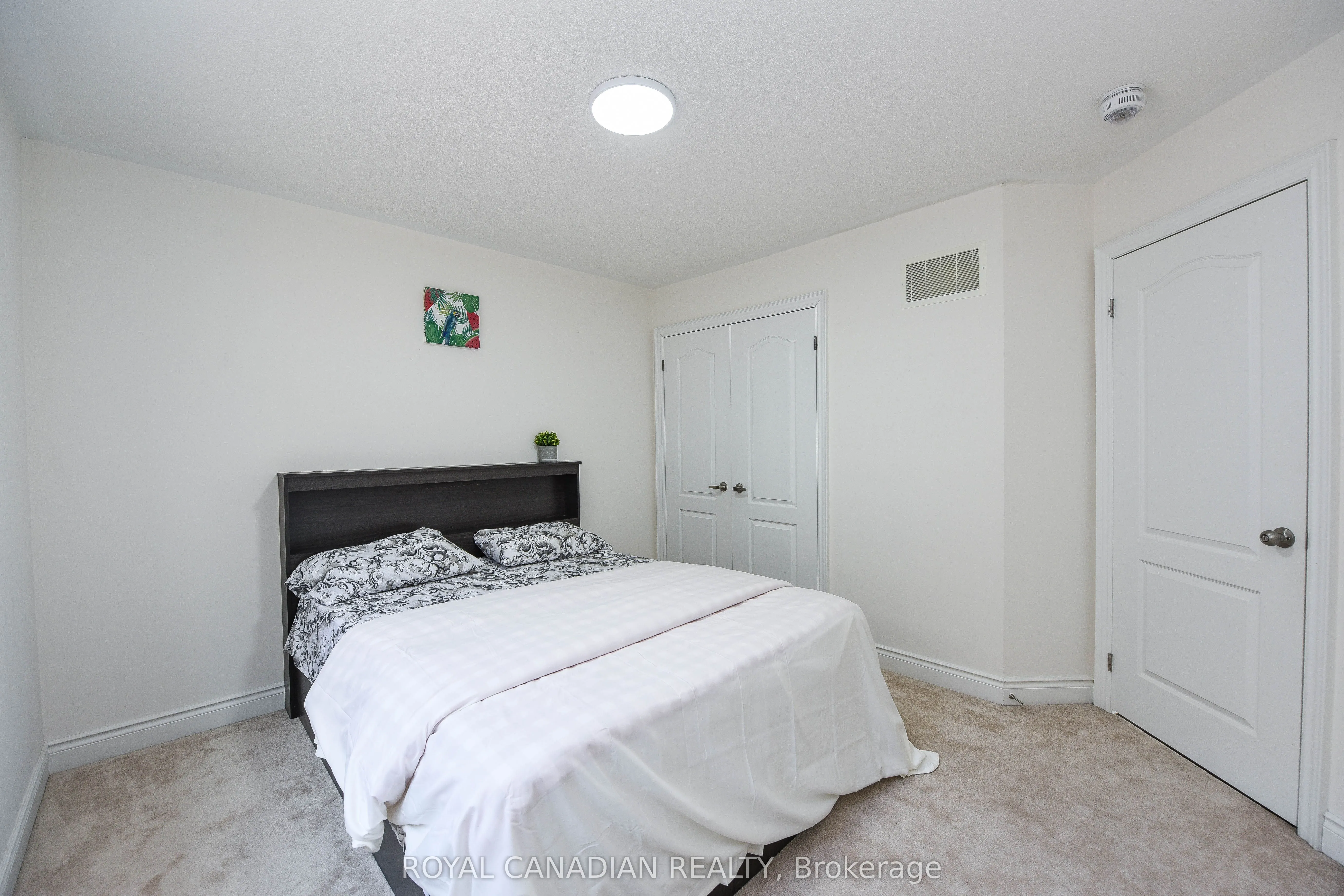 8 Prairie Creek Crescent, #Upper