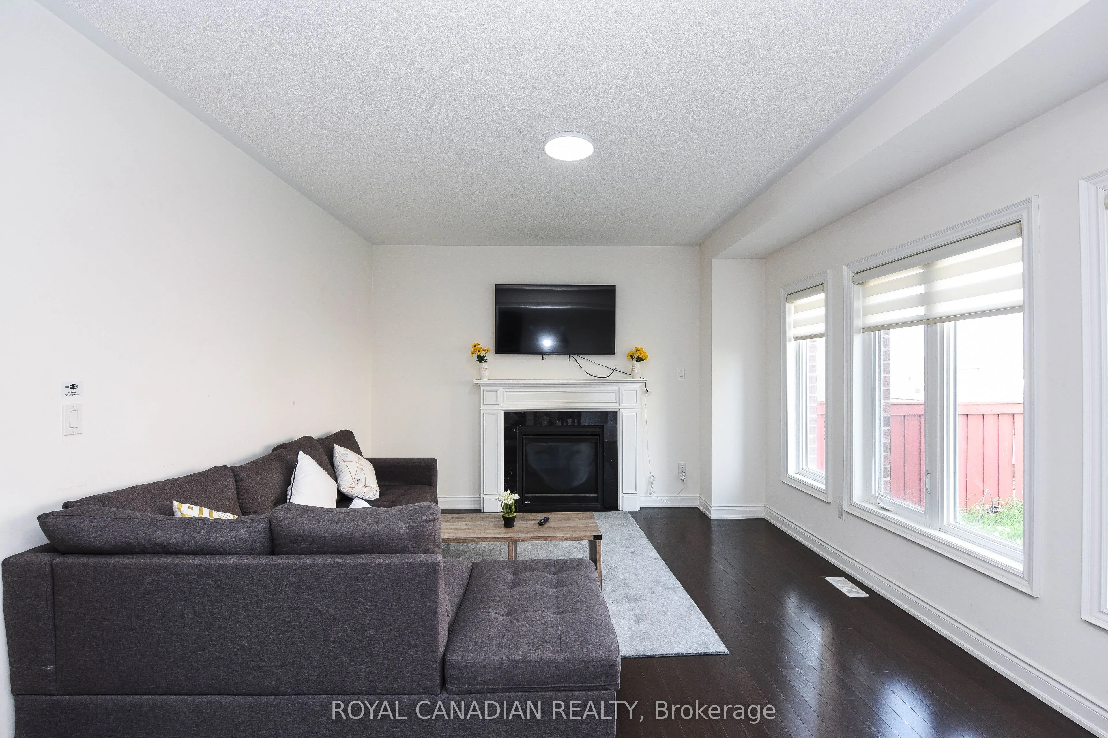 8 Prairie Creek Crescent, #Upper