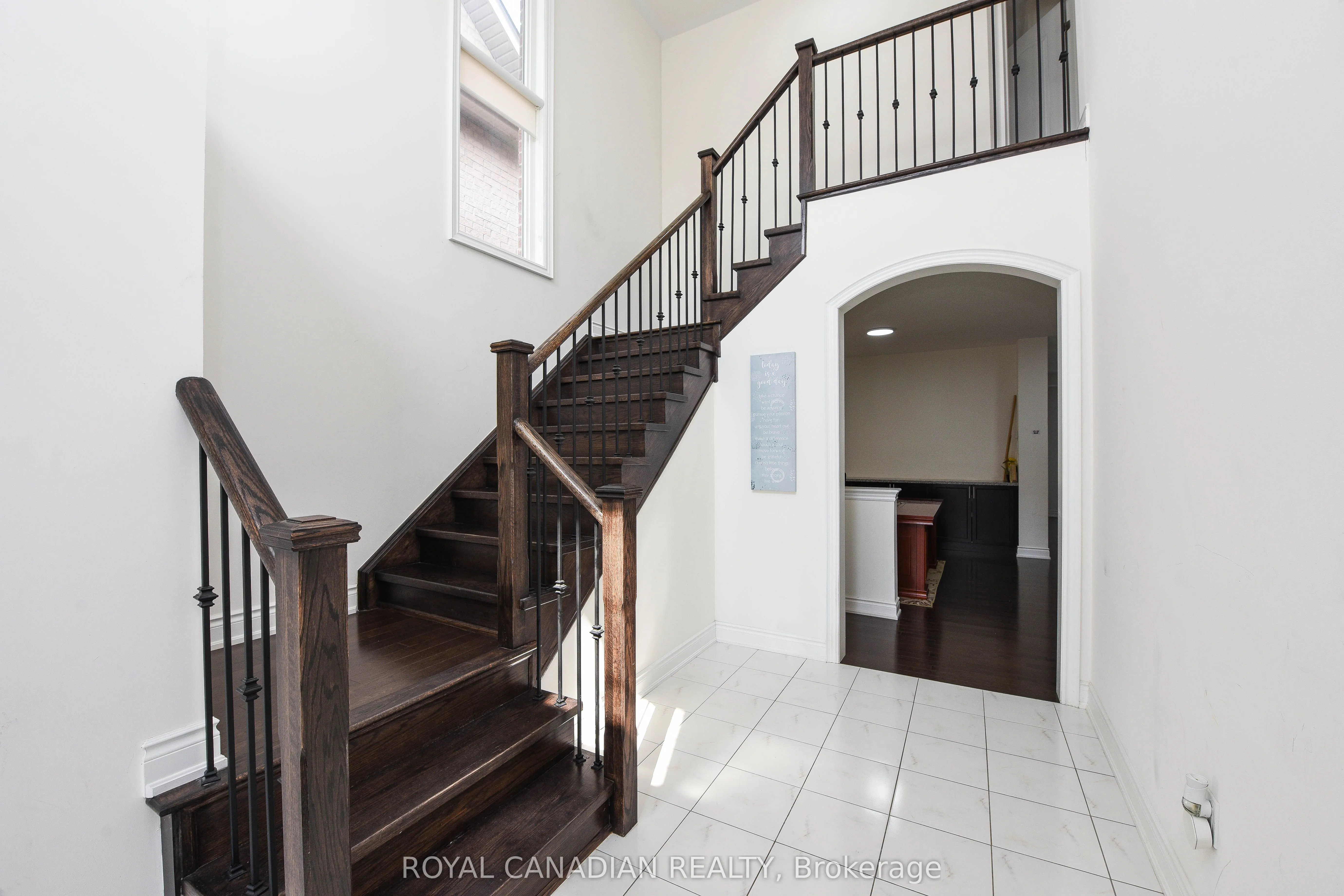 8 Prairie Creek Crescent, #Upper