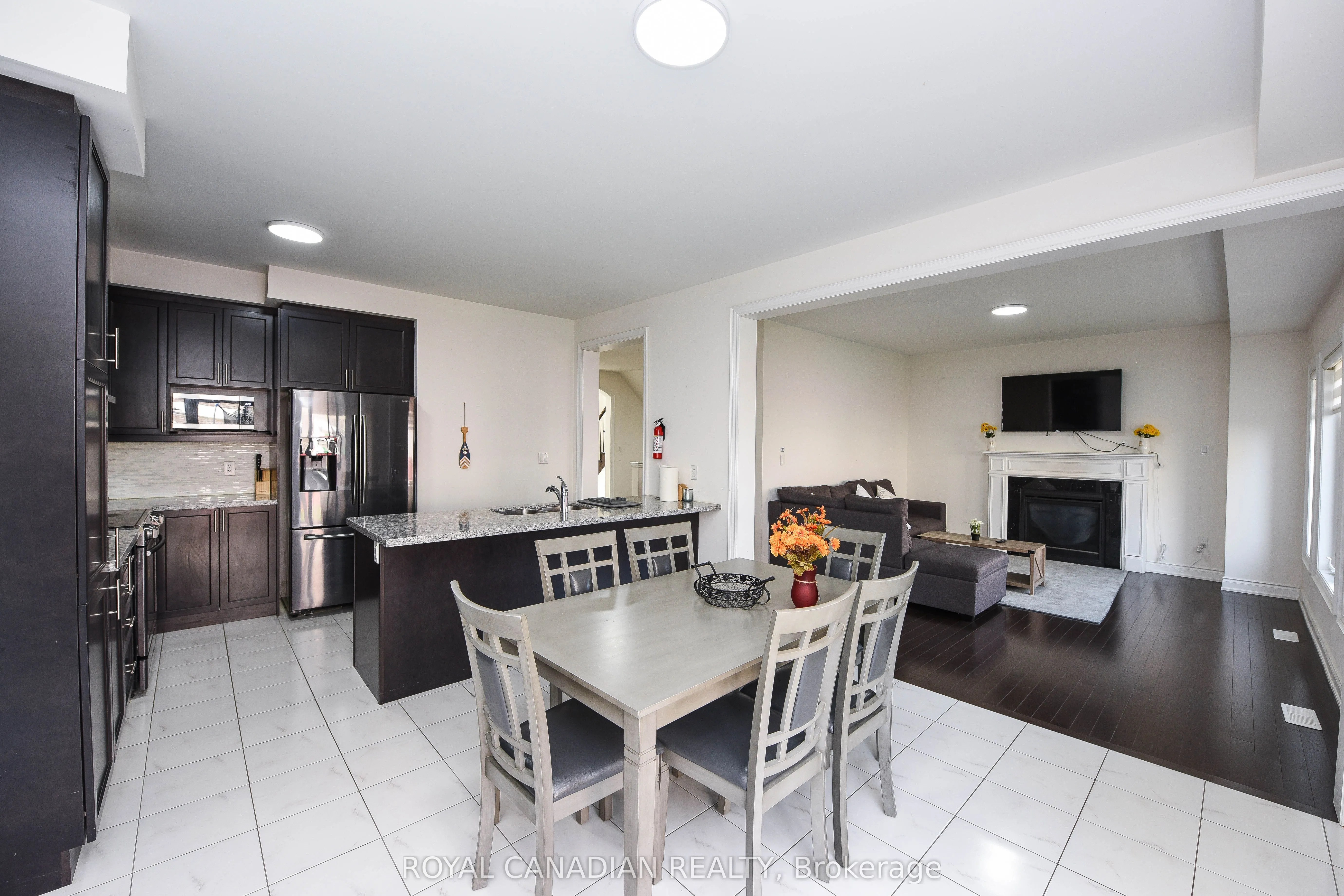 8 Prairie Creek Crescent, #Upper