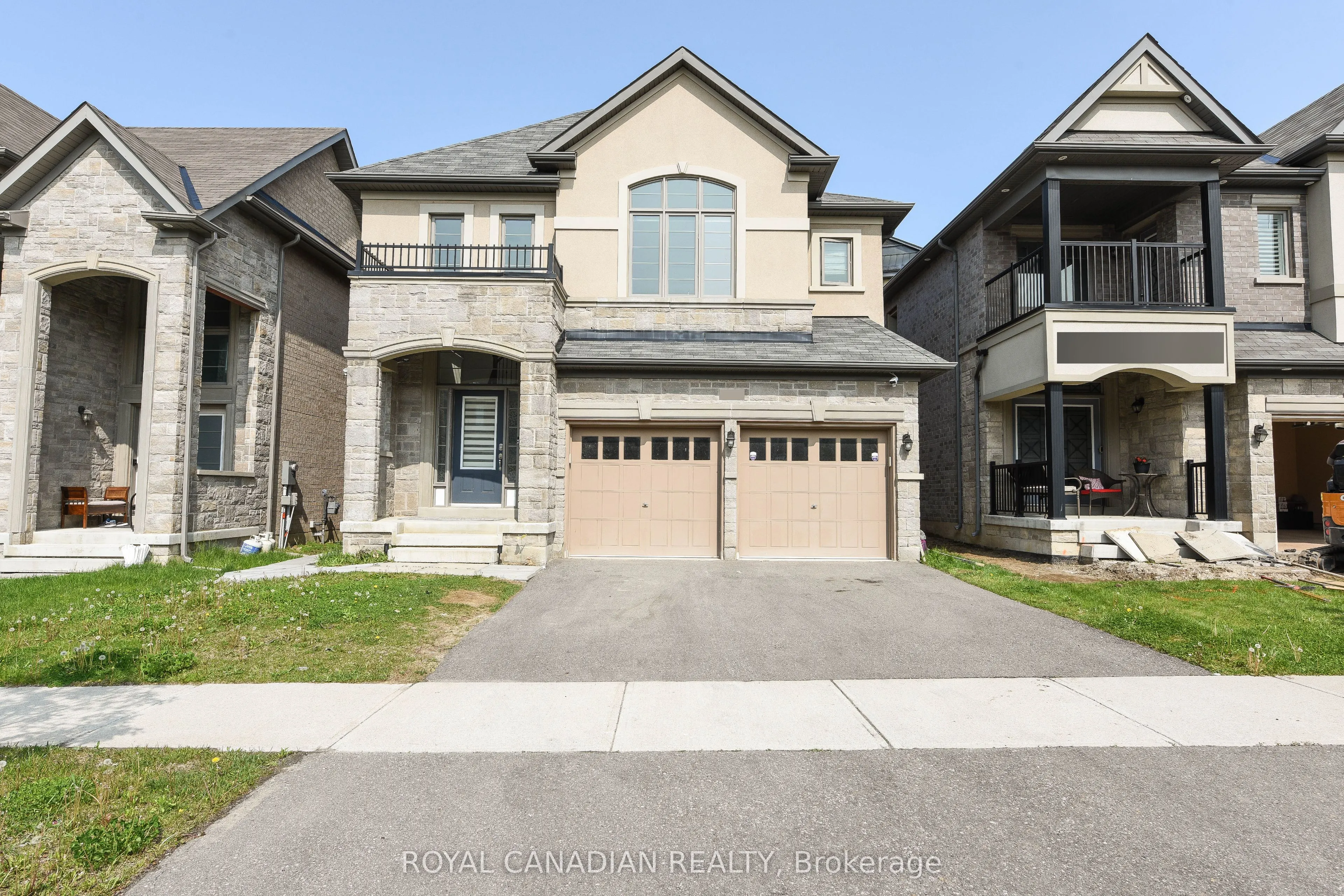 8 Prairie Creek Crescent, #Upper