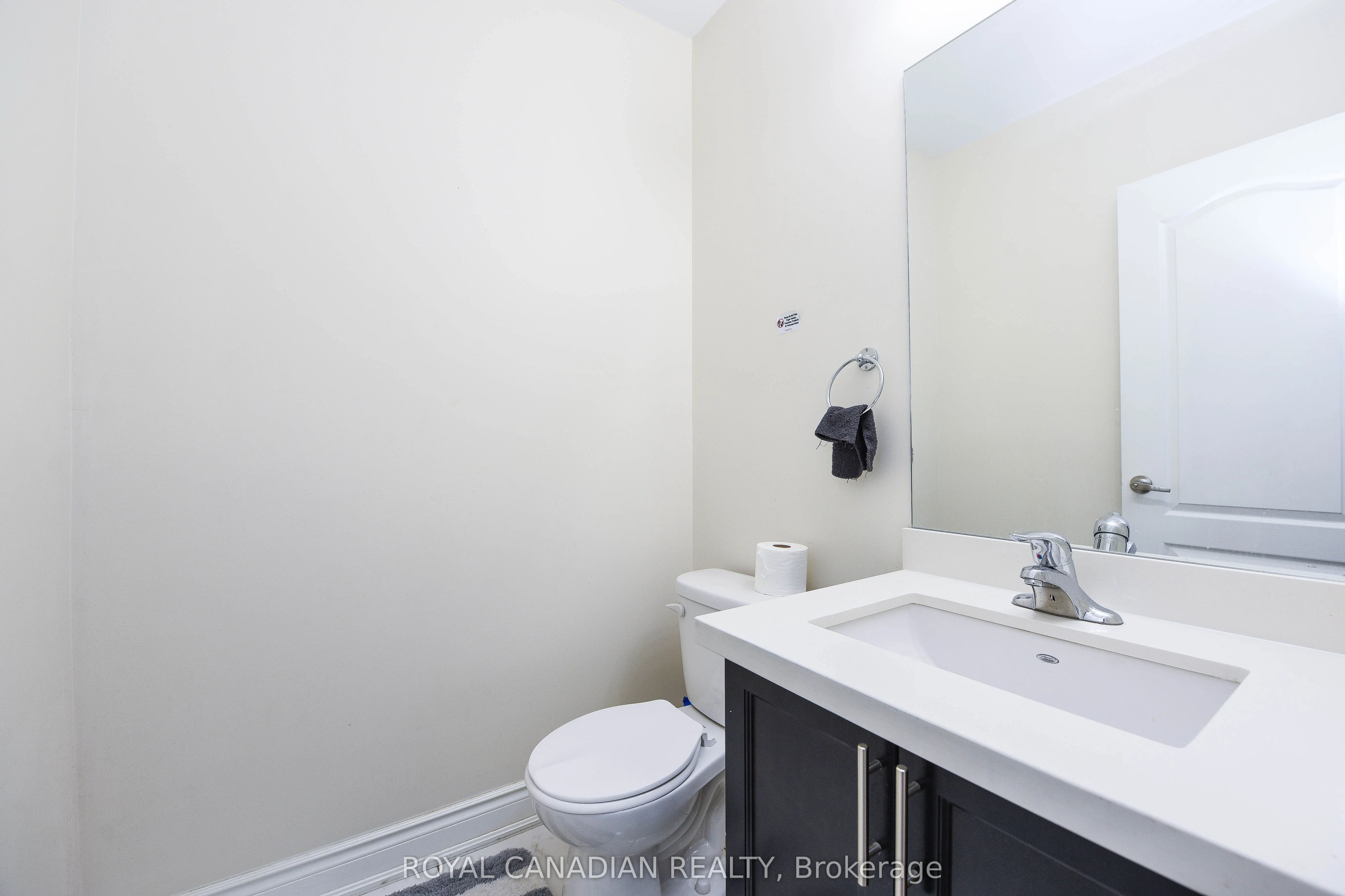 8 Prairie Creek Crescent, #Upper