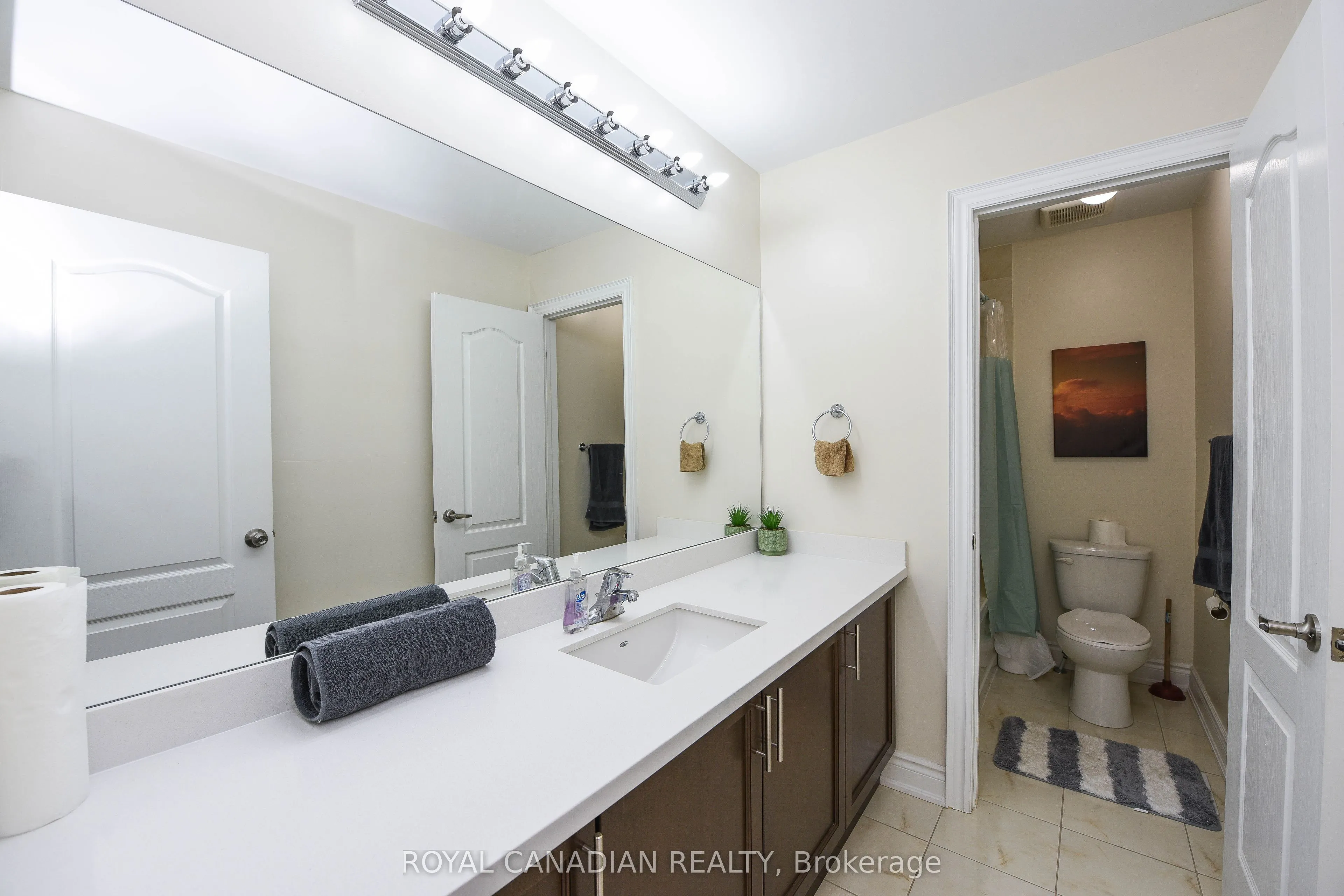 8 Prairie Creek Crescent, #Upper