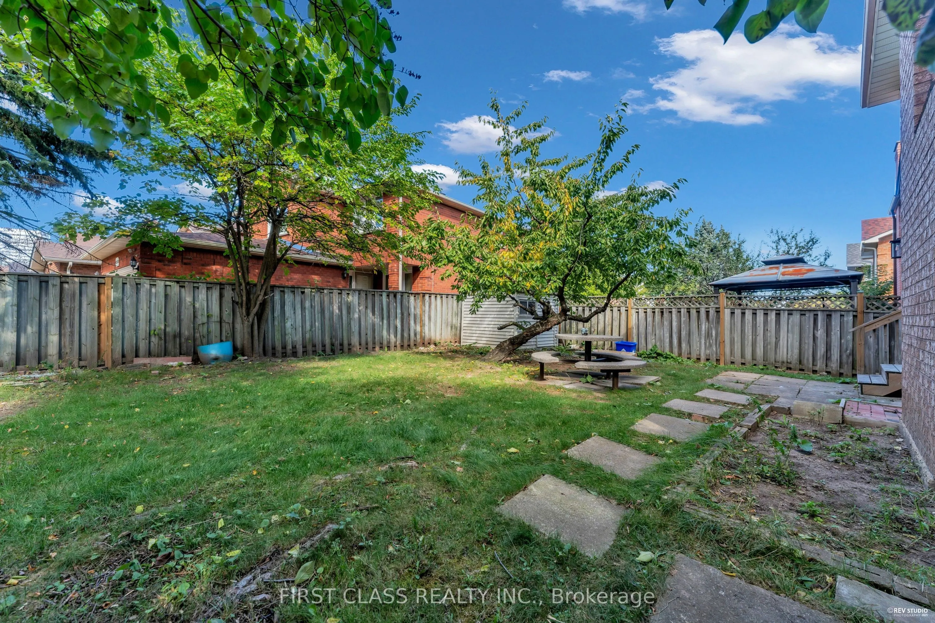 4290 Radisson Crescent