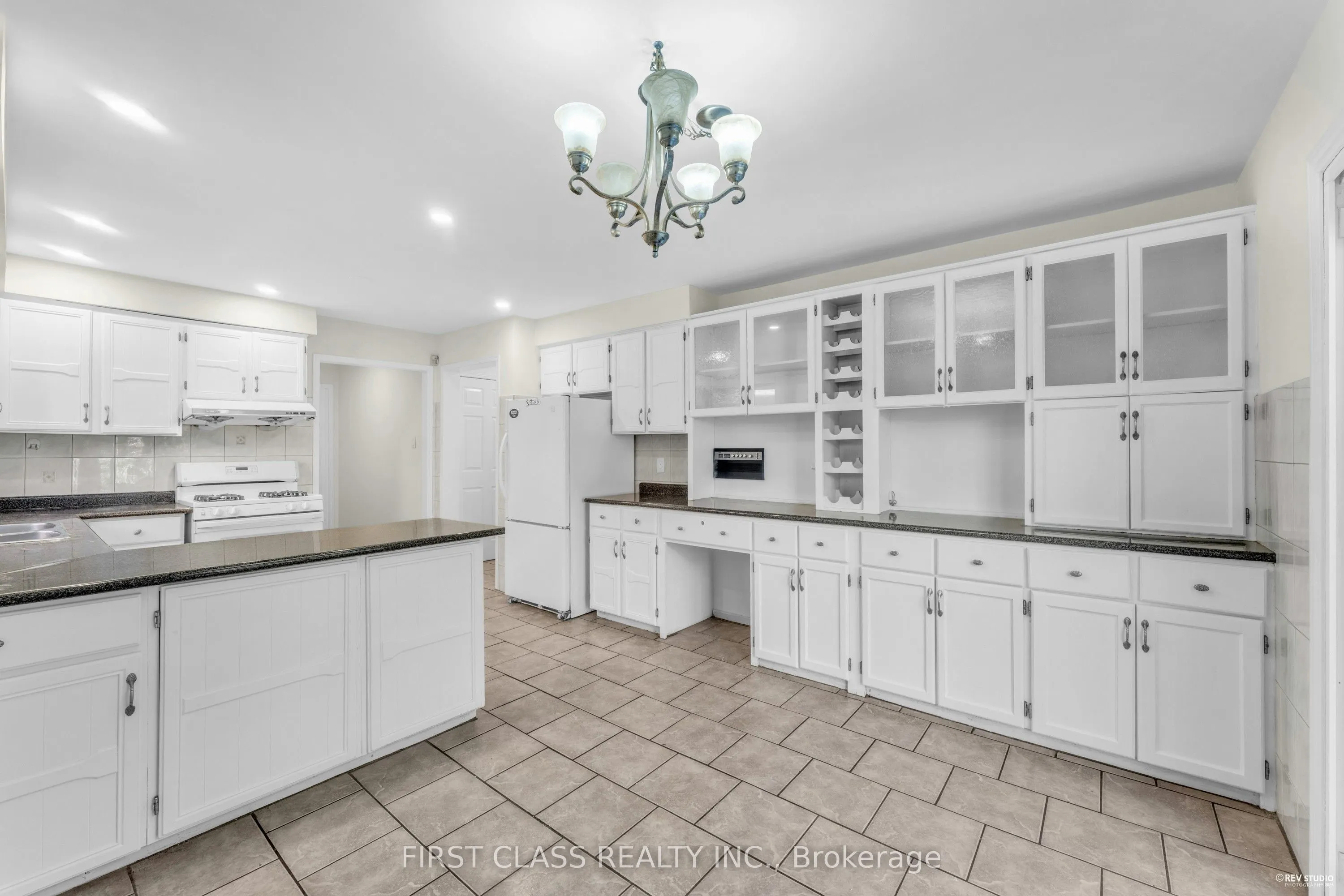 4290 Radisson Crescent