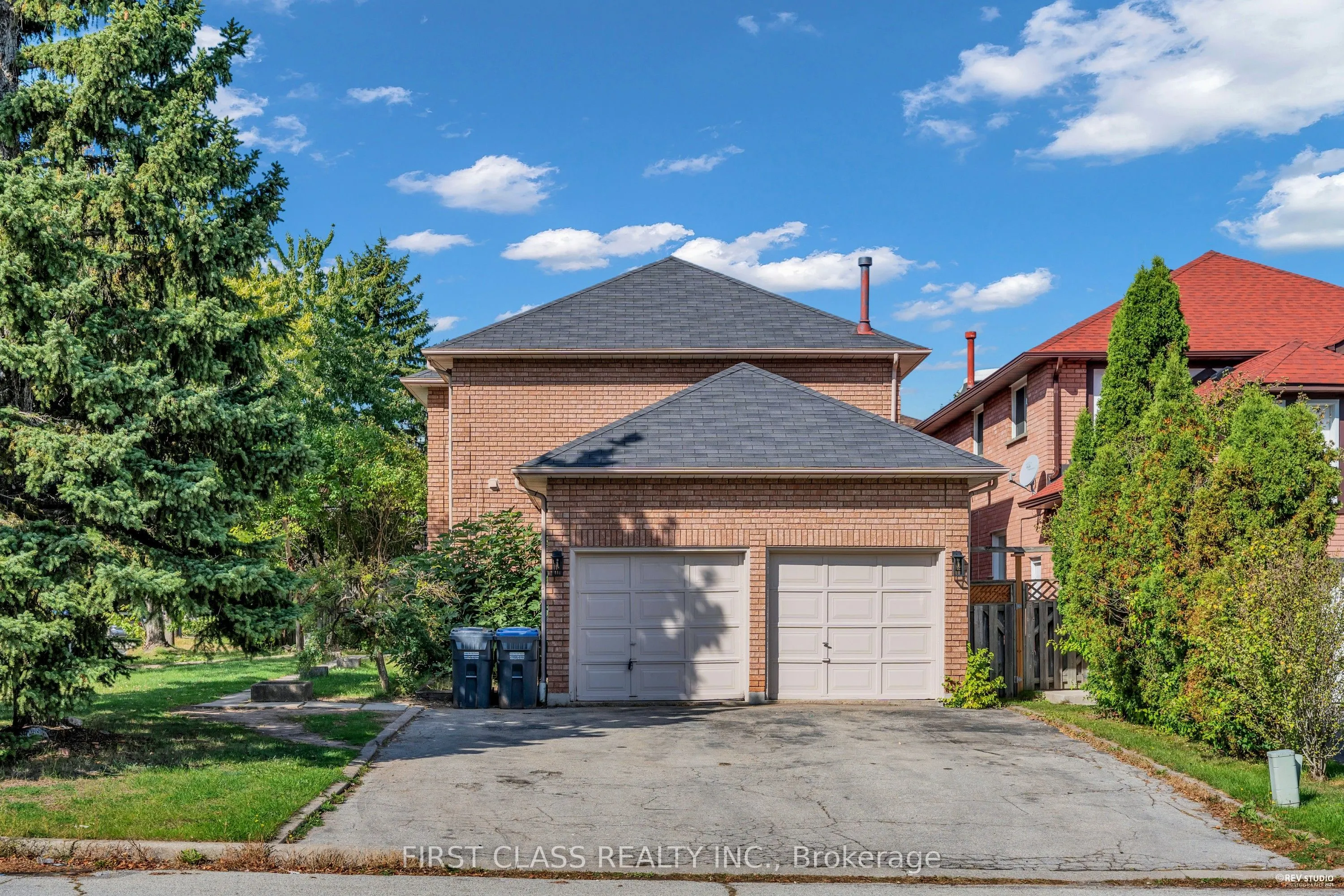 4290 Radisson Crescent