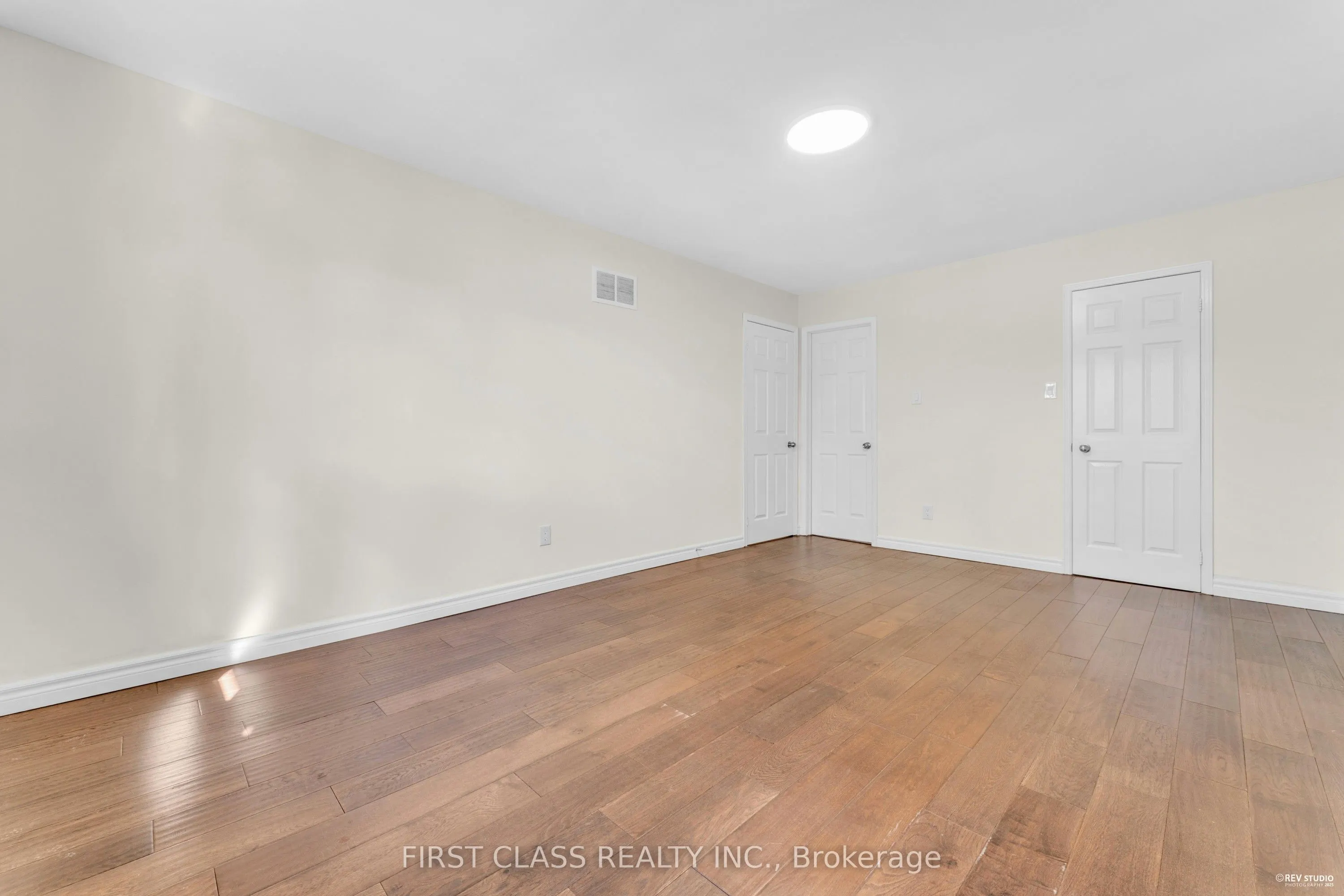 4290 Radisson Crescent