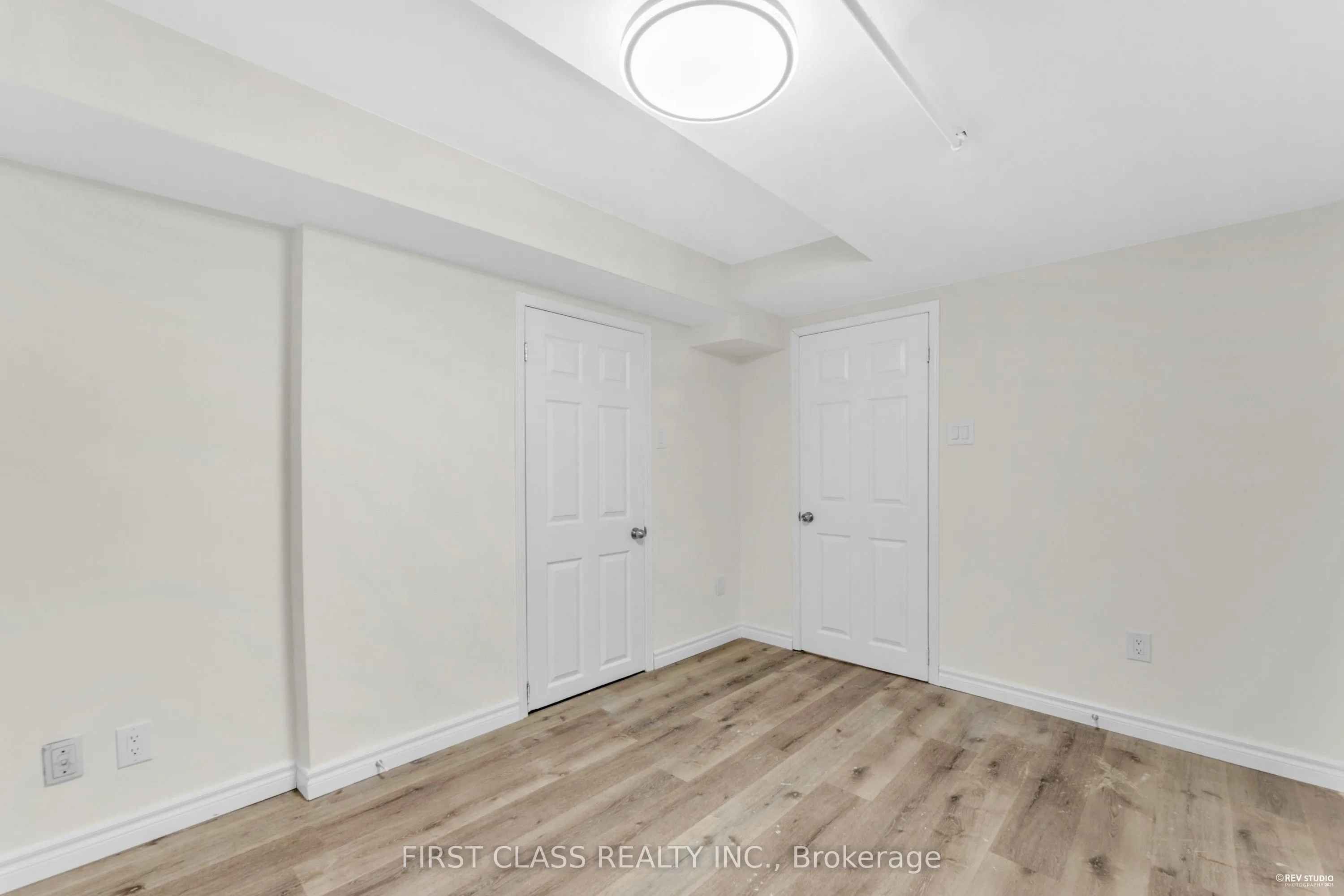 4290 Radisson Crescent