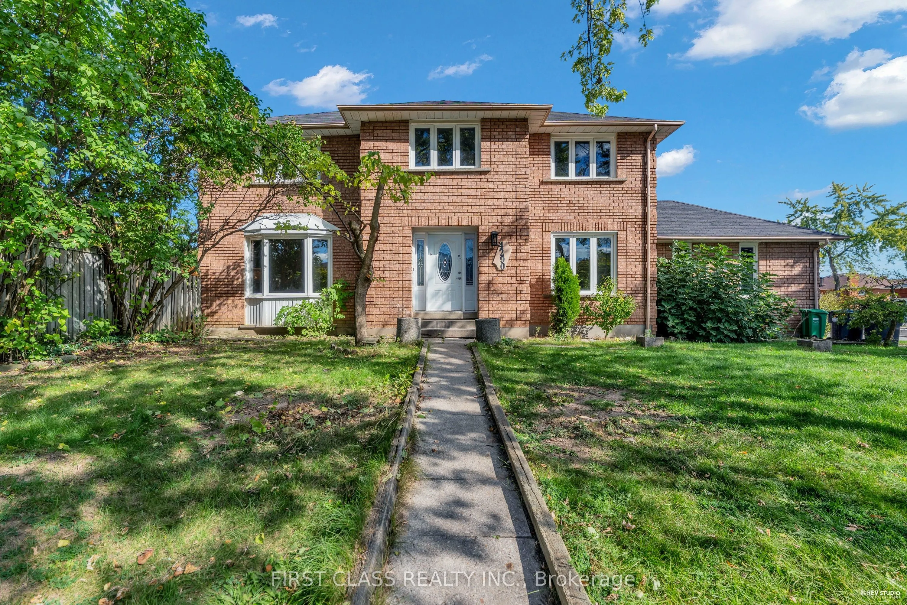 4290 Radisson Crescent