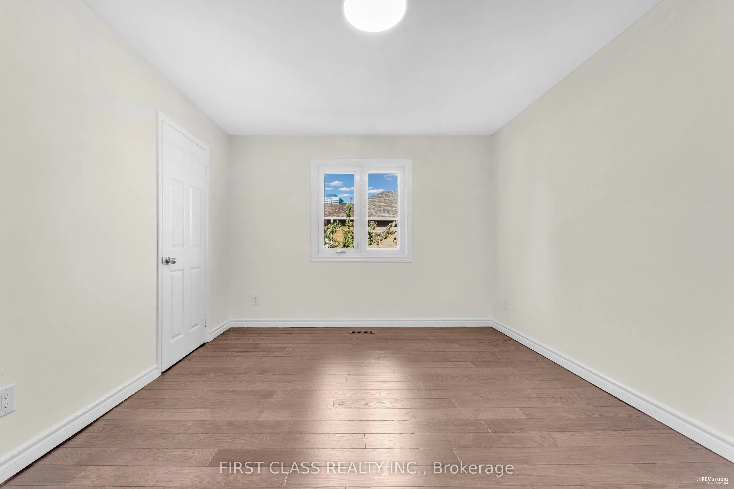 4290 Radisson Crescent