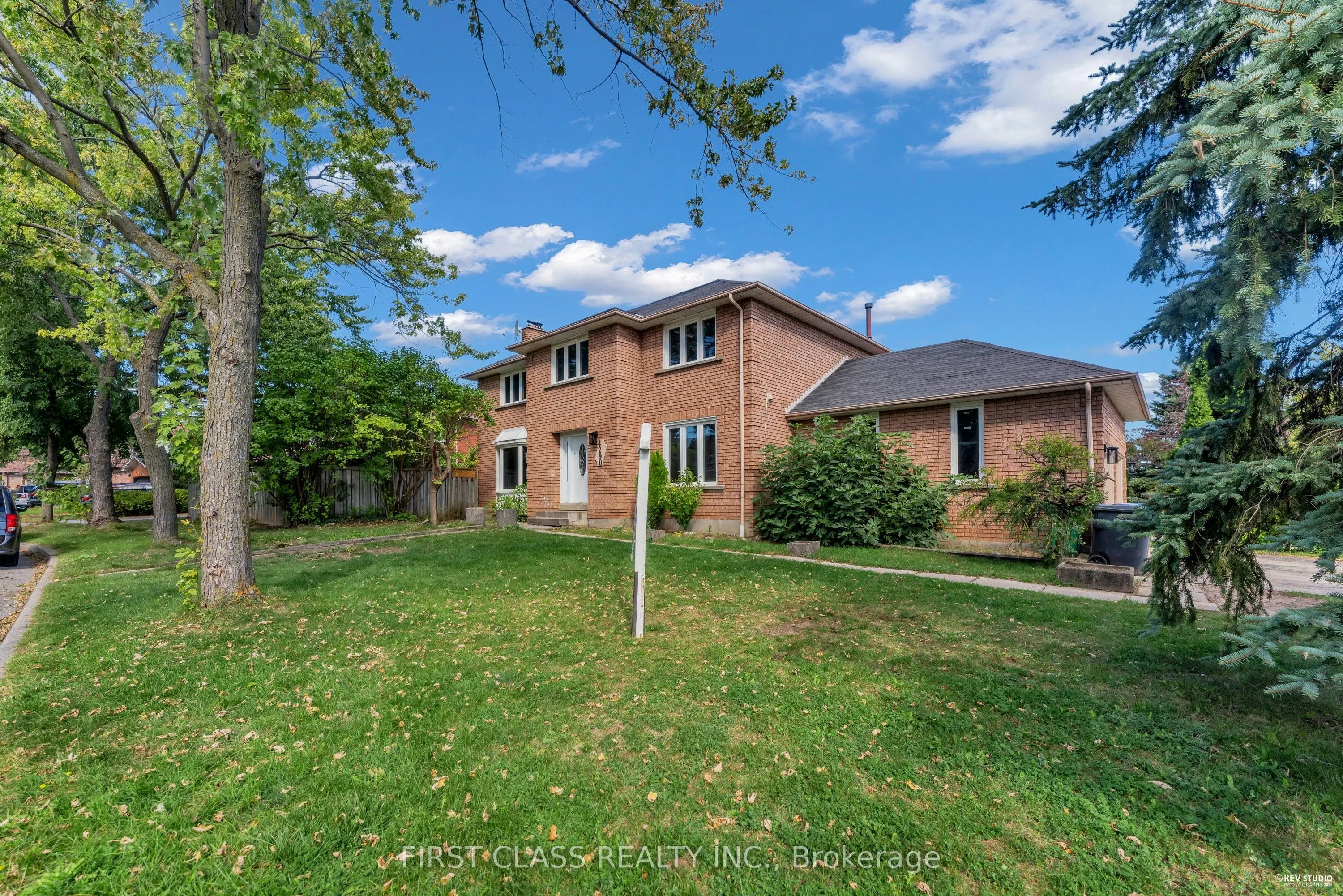 4290 Radisson Crescent