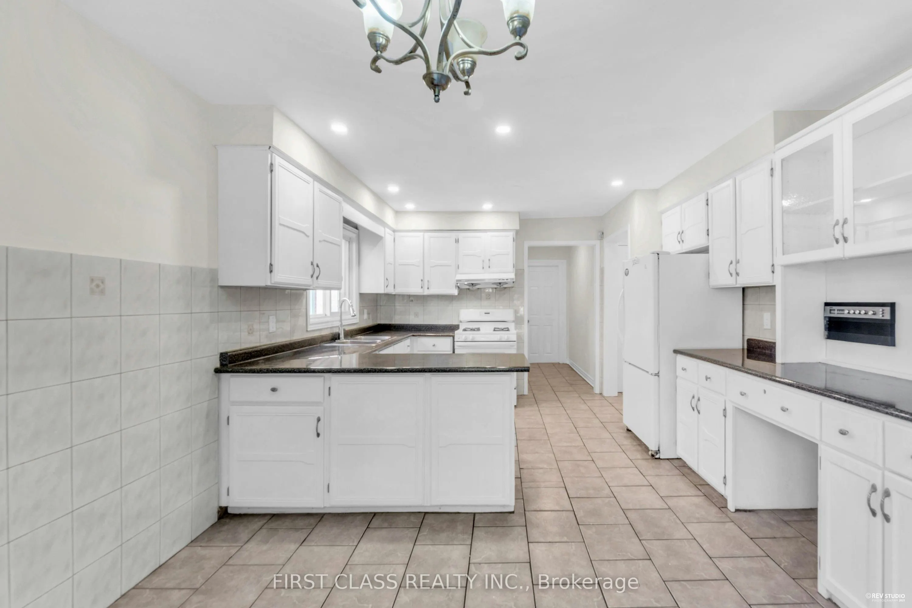 4290 Radisson Crescent
