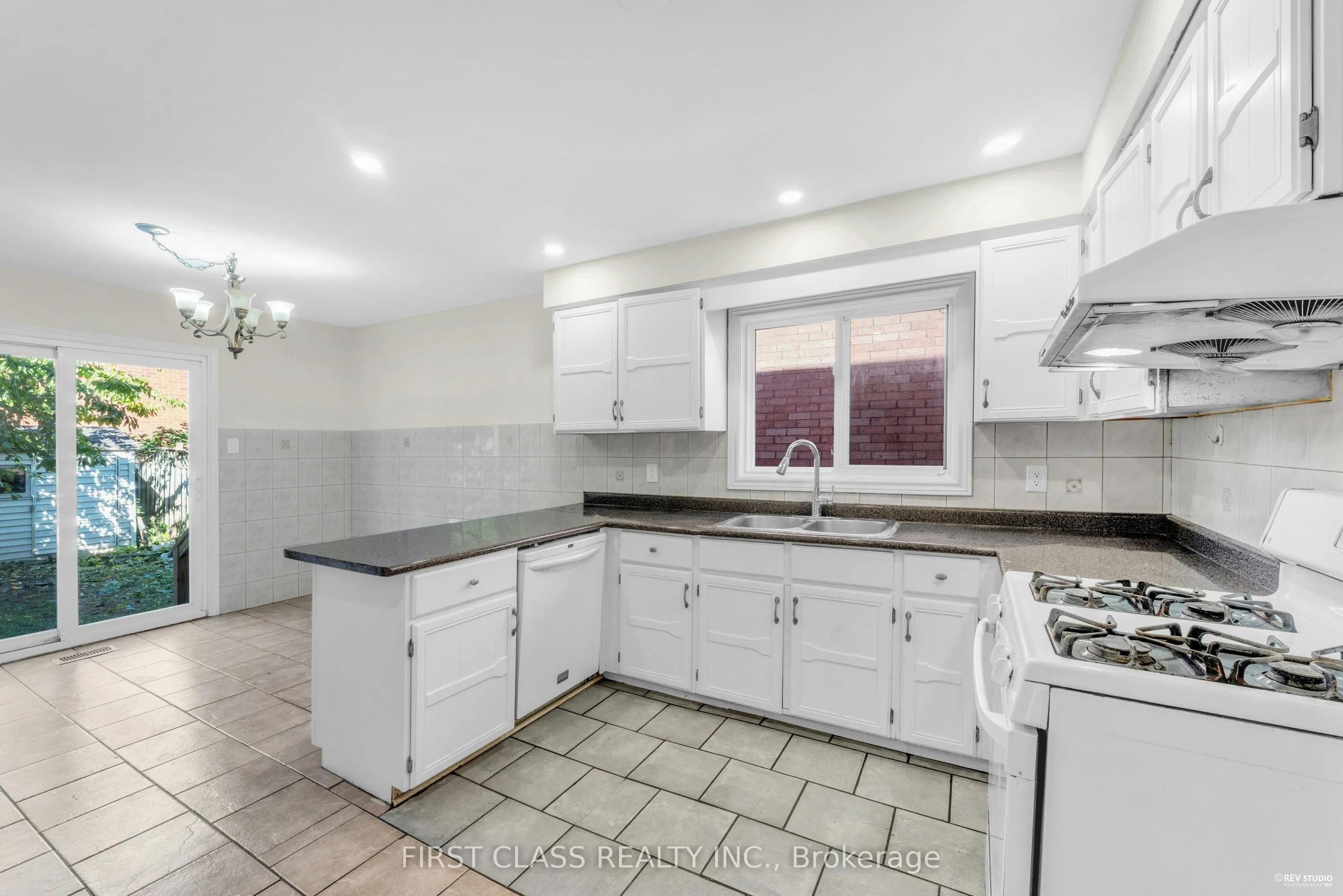 4290 Radisson Crescent