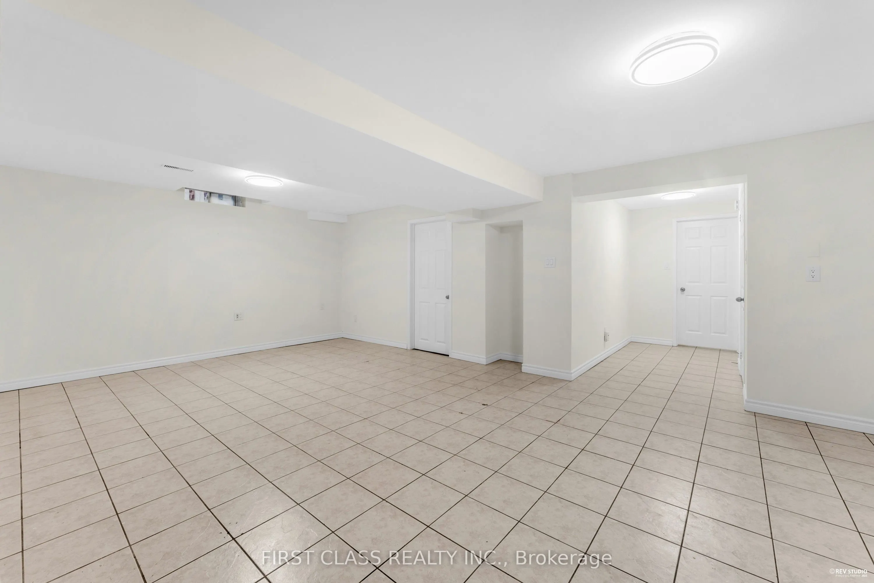 4290 Radisson Crescent