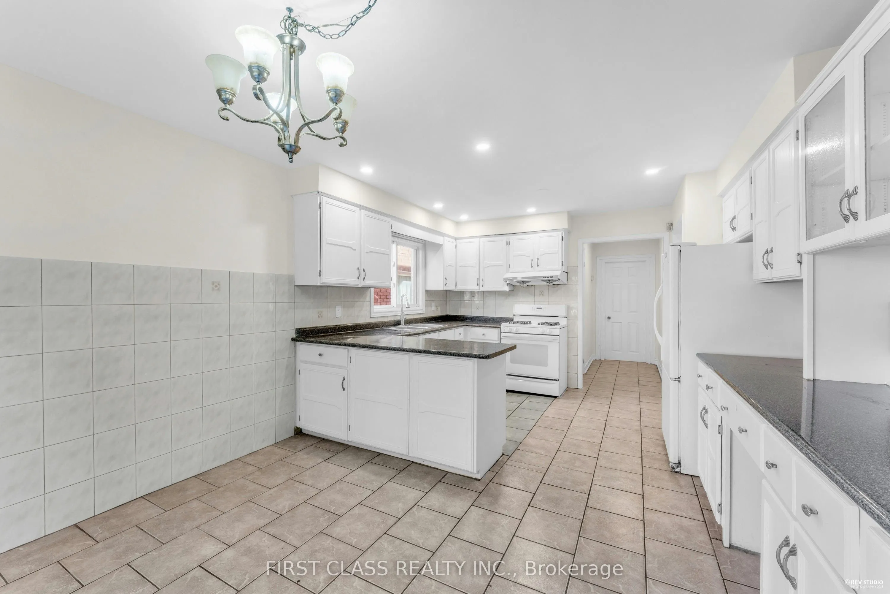 4290 Radisson Crescent