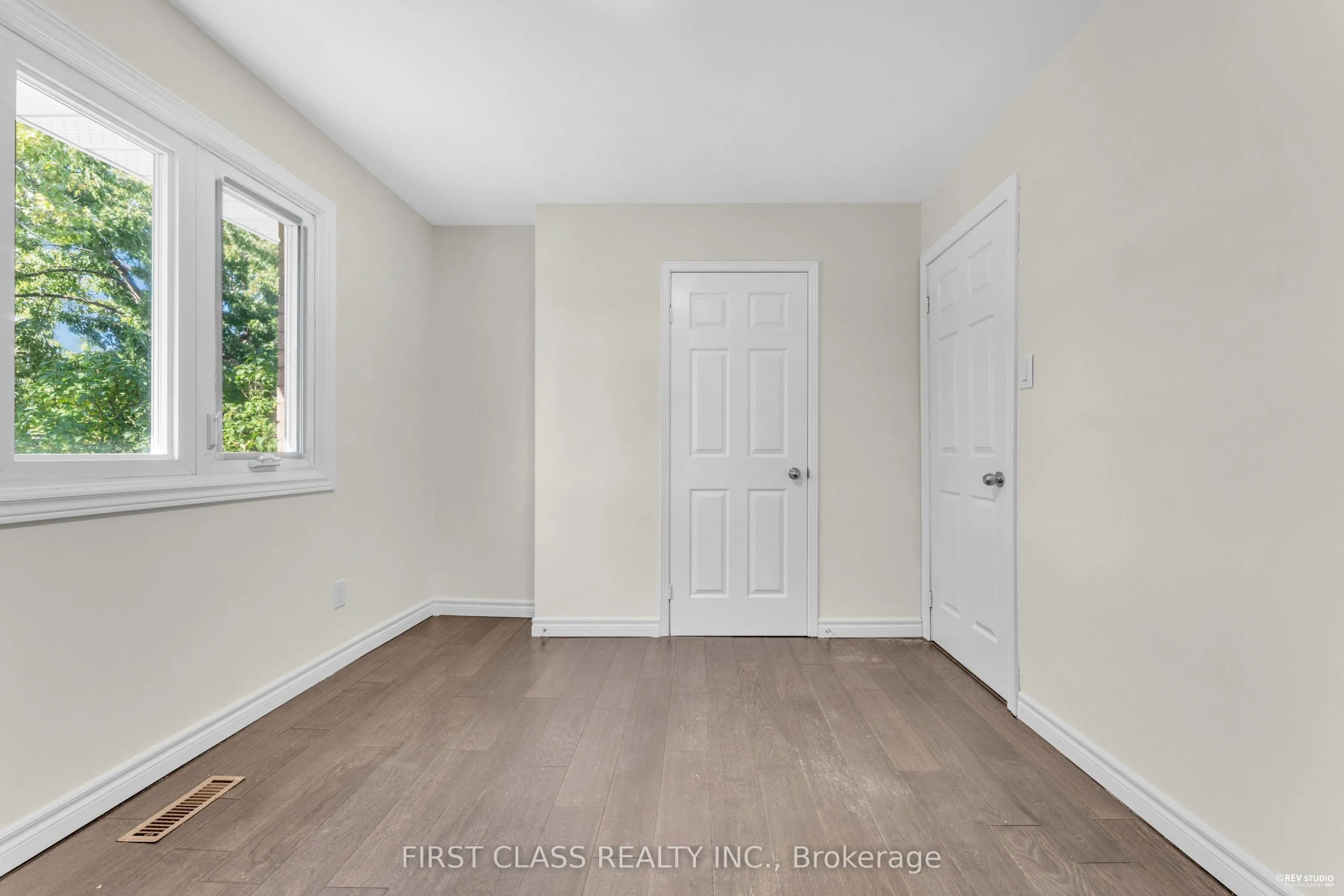 4290 Radisson Crescent