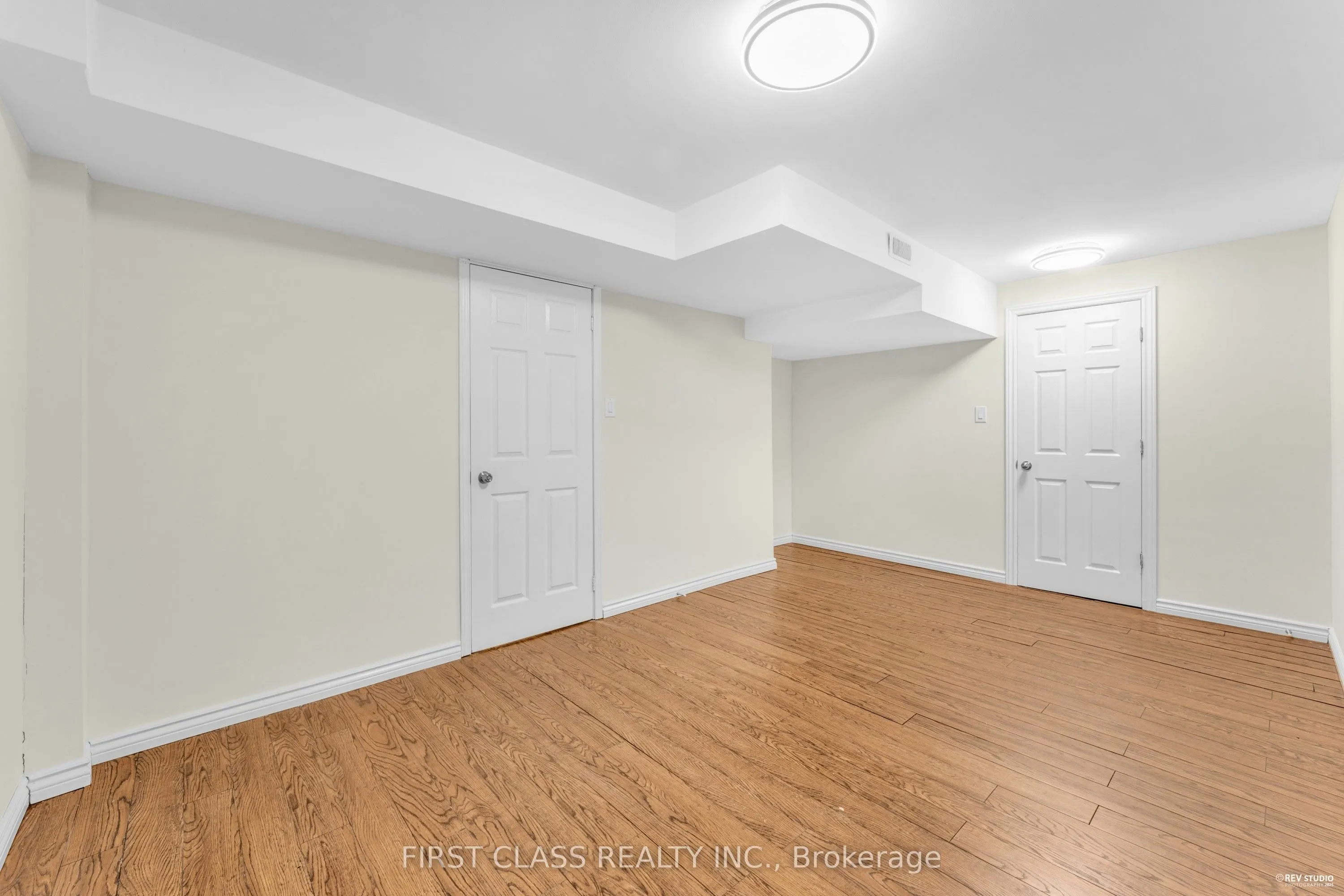 4290 Radisson Crescent