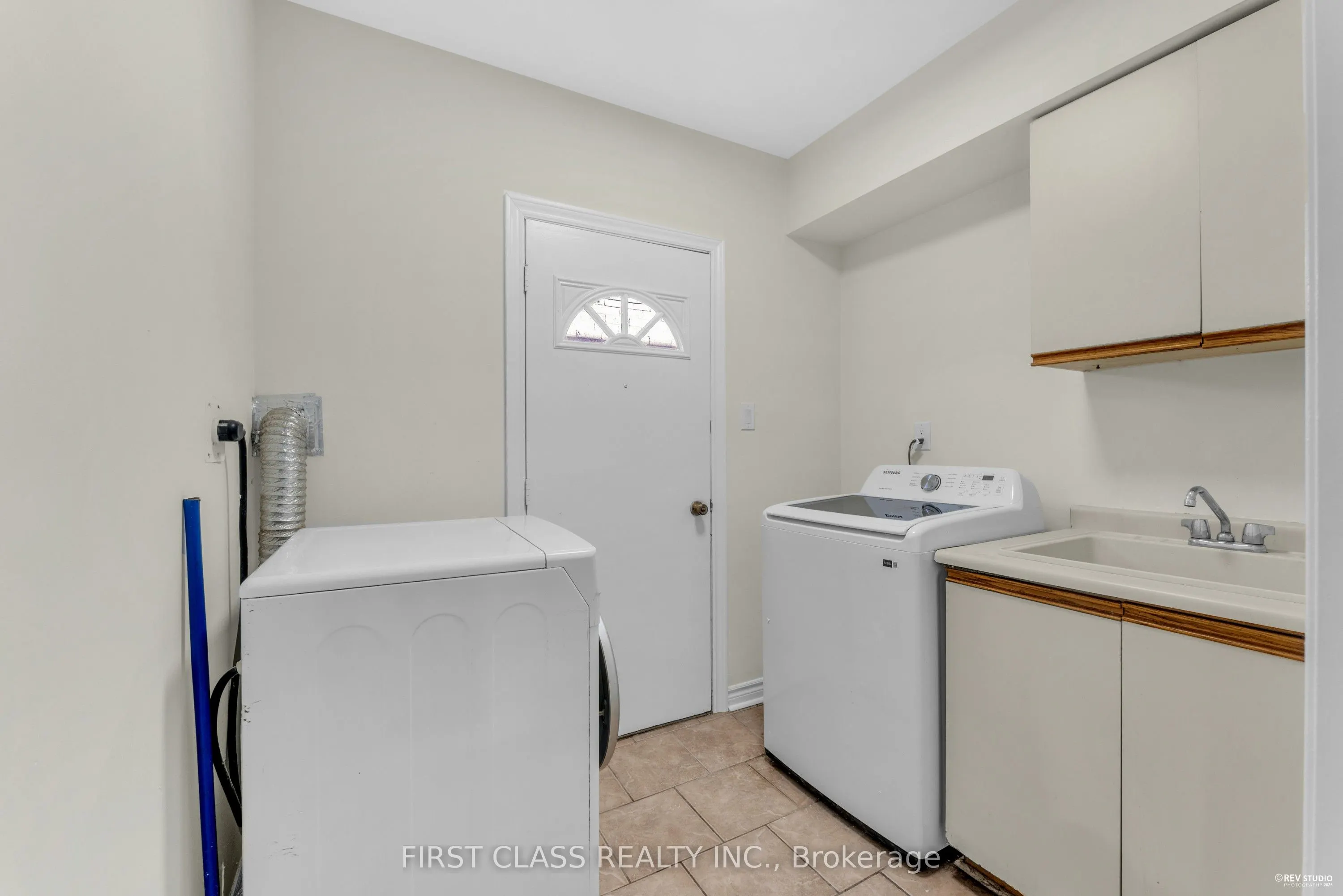 4290 Radisson Crescent