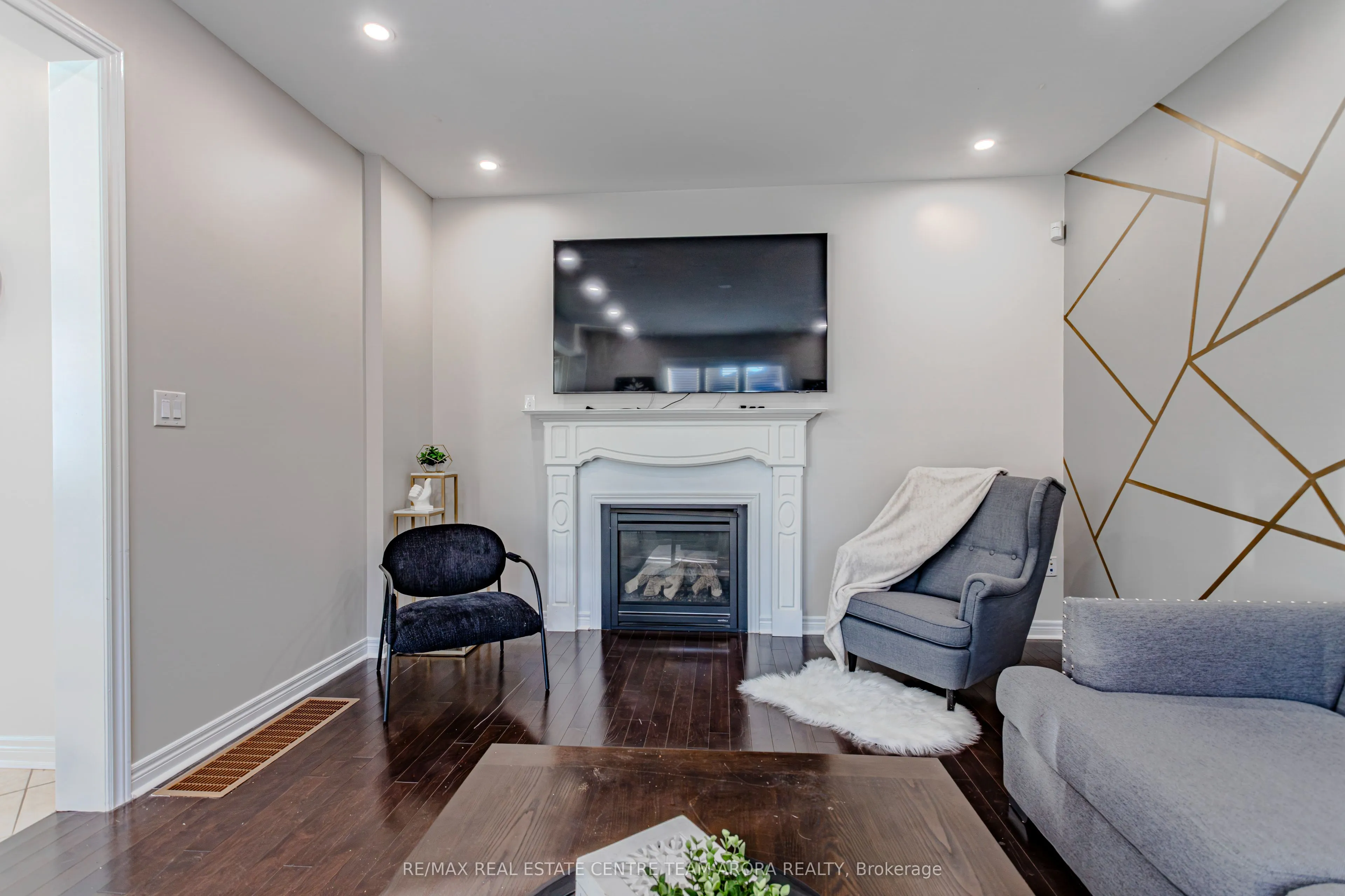 150 Lloyd Sanderson Drive
