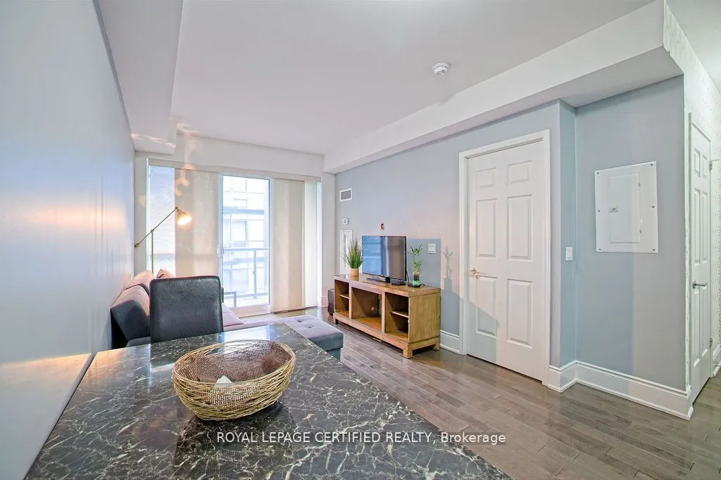 15 James Finlay Way, #1021