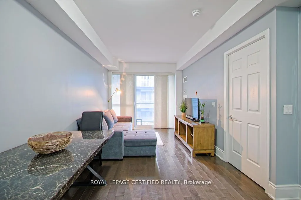 15 James Finlay Way, #1021