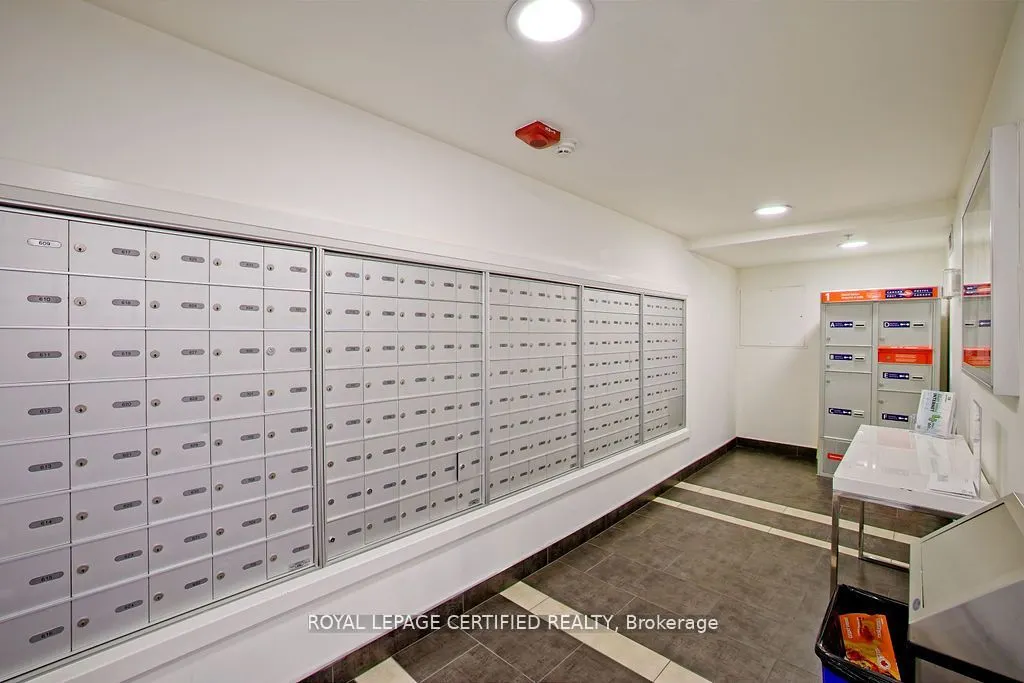 15 James Finlay Way, #1021