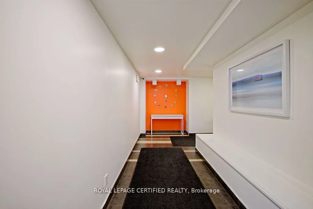15 James Finlay Way, #1021