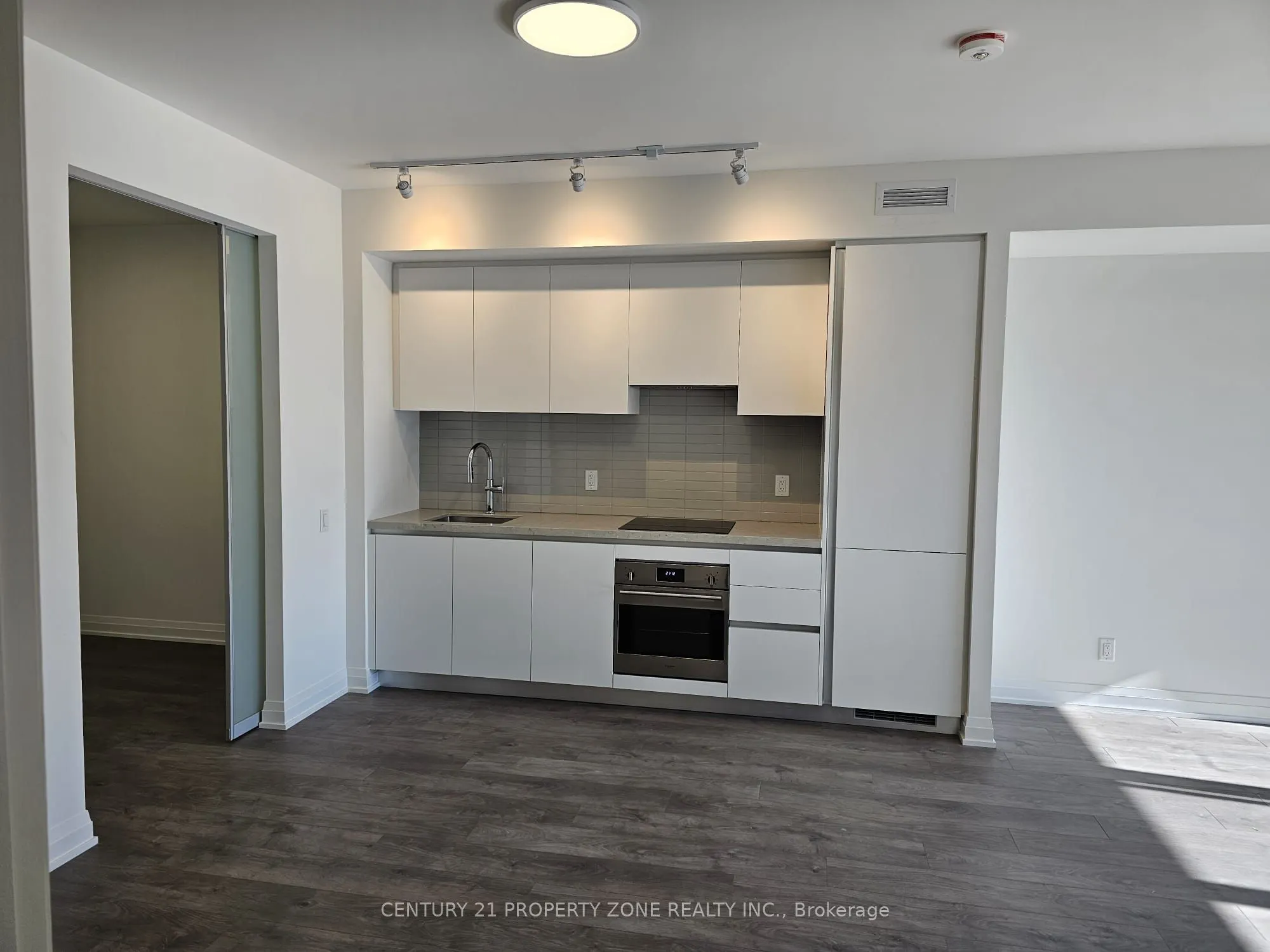 4015 The Exchange W, #2106